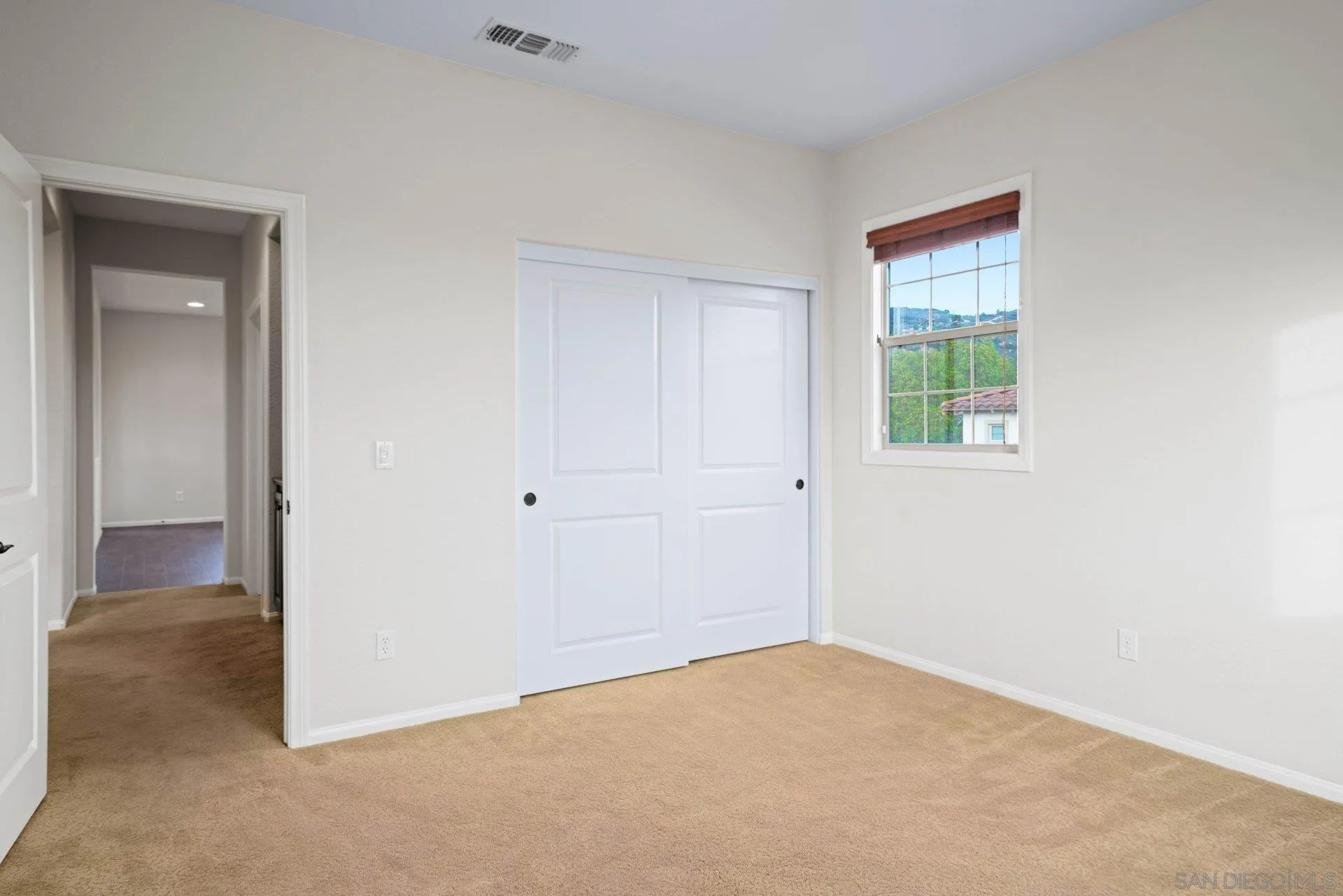 https://cdn.realtyfeed.com/cdn/127/250046255/f15dcf7e06c73d1170fadc7824e1c0f4.webp