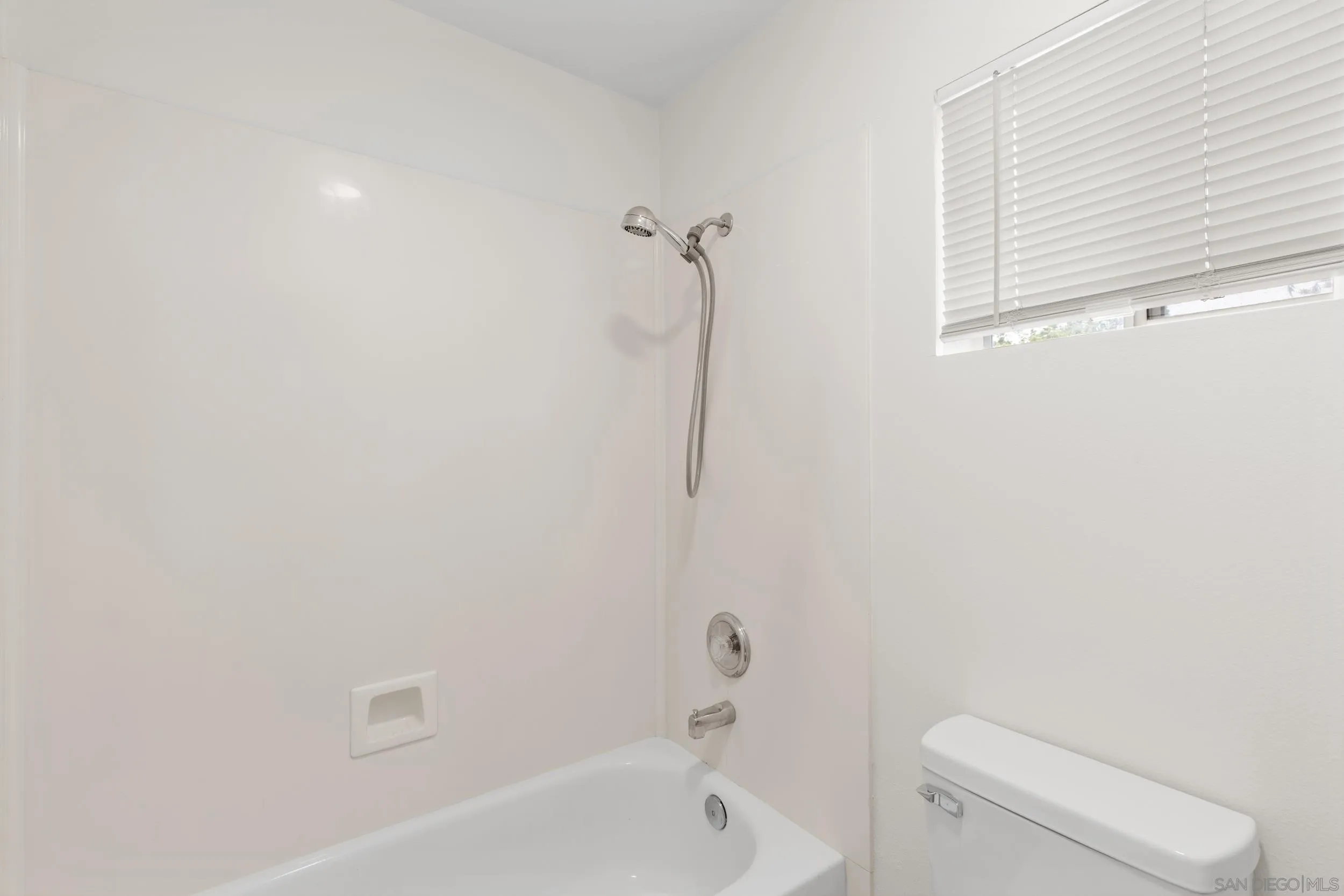 Photo #28: 250046264 Listing: Photo #28