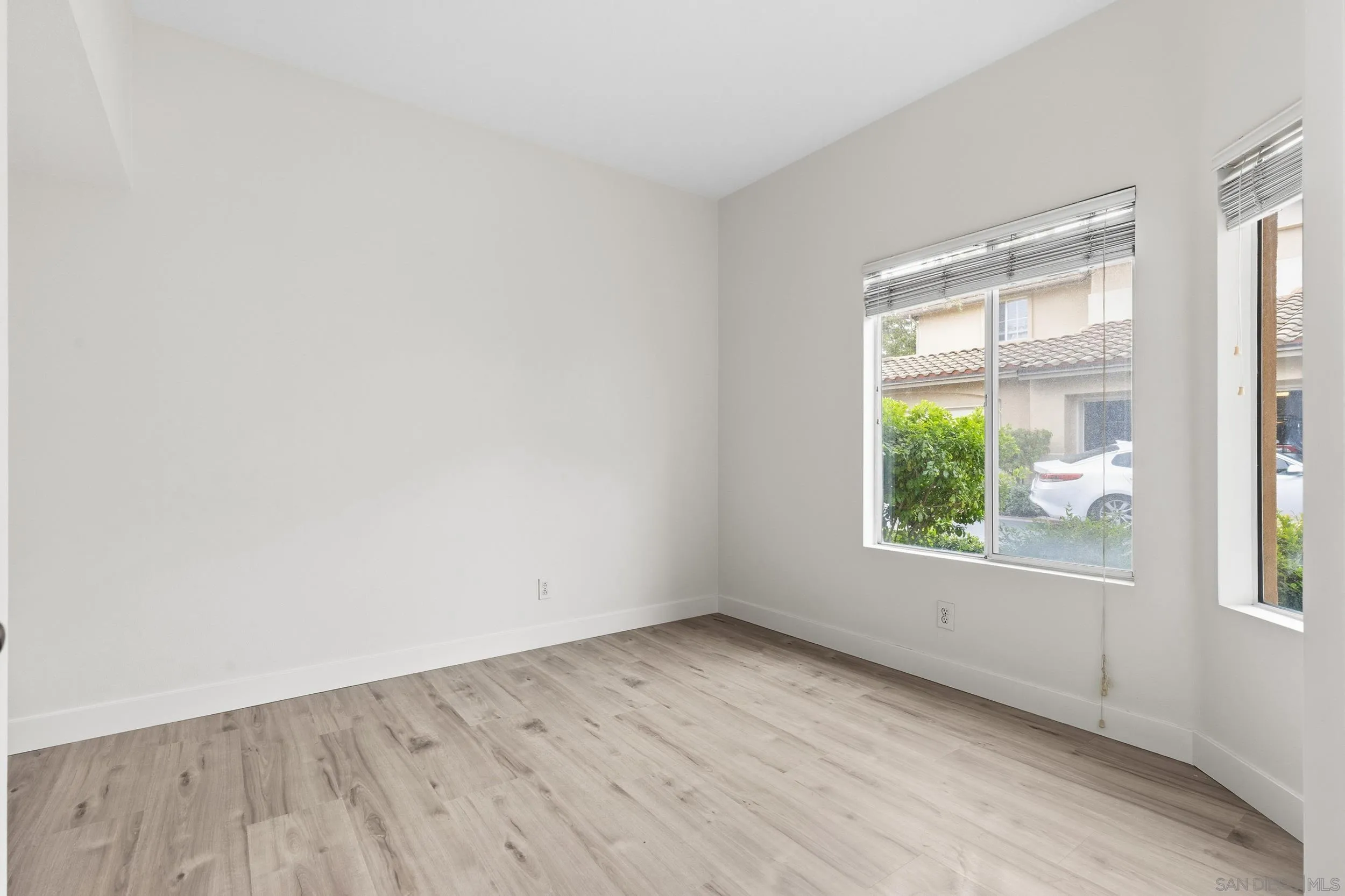 Photo #20: 250046264 Listing: Photo #20