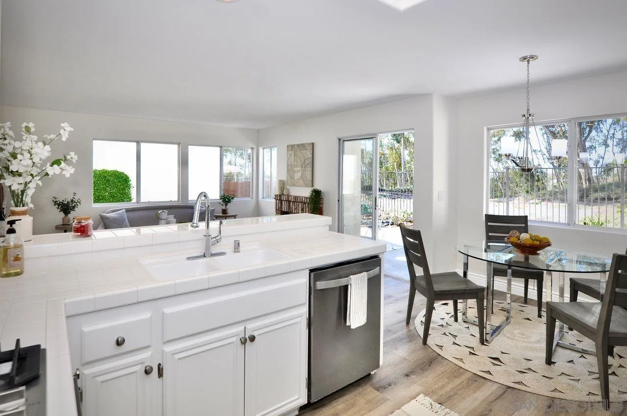 https://cdn.realtyfeed.com/cdn/127/250046266/39931973e8e57c3c4c3c6f7c4d76d689.webp