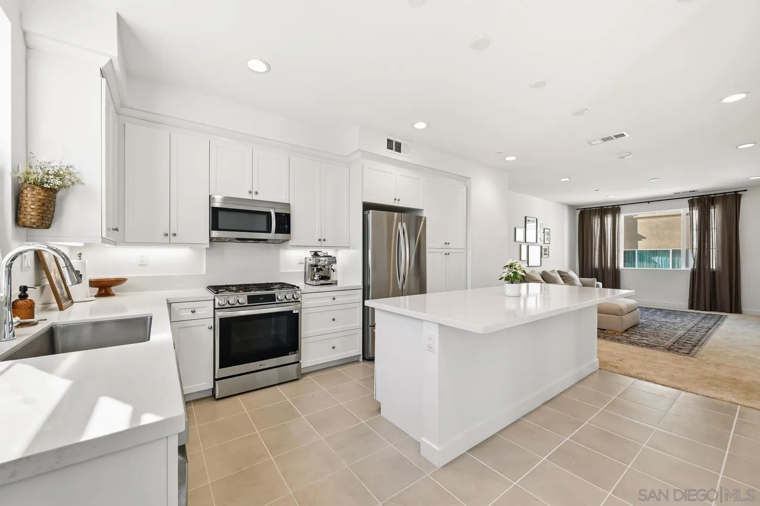 Photo #8: 250046273 Listing: Photo #8