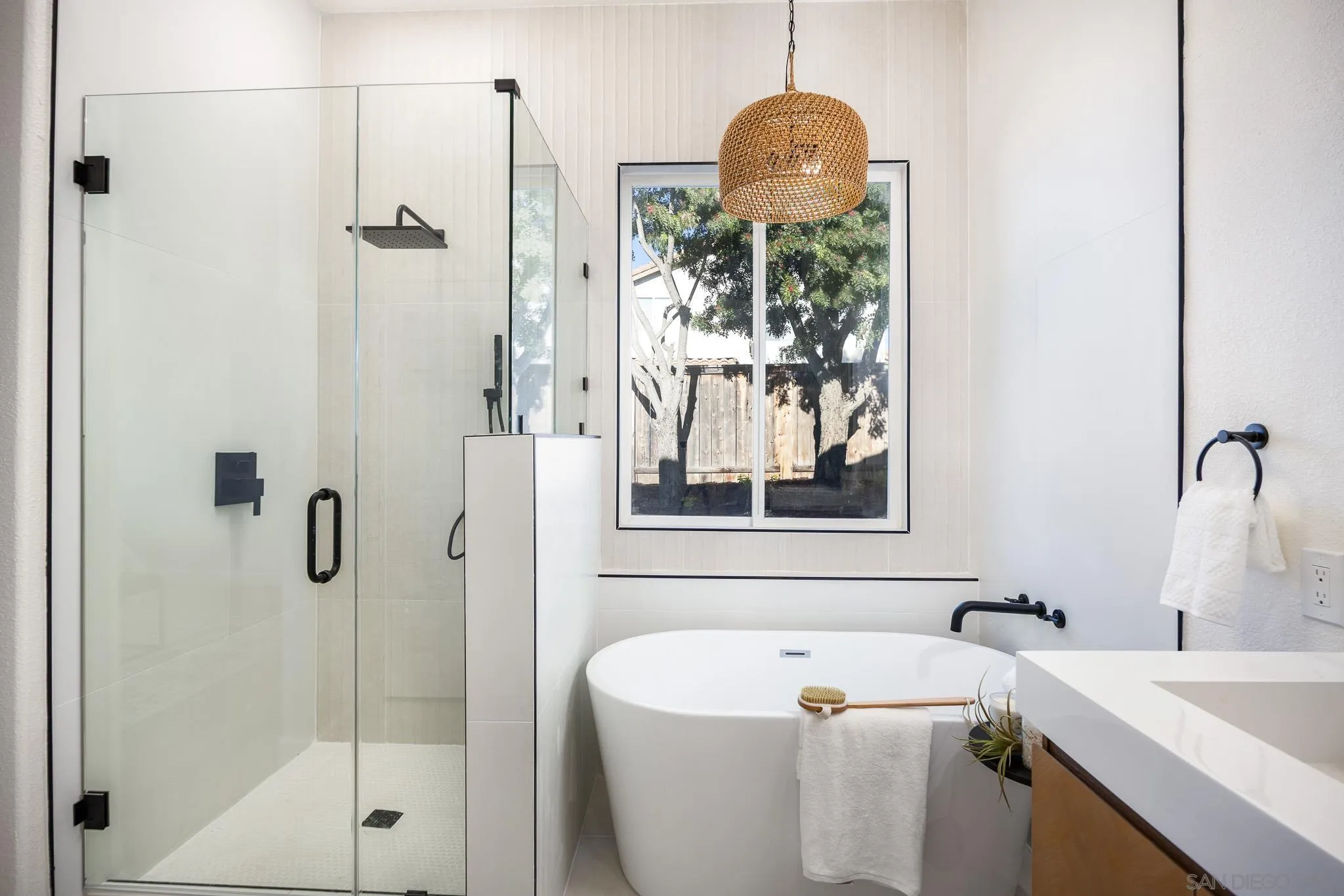 https://cdn.realtyfeed.com/cdn/127/250046274/75704351f39583b5b96ab0394227d52f.webp