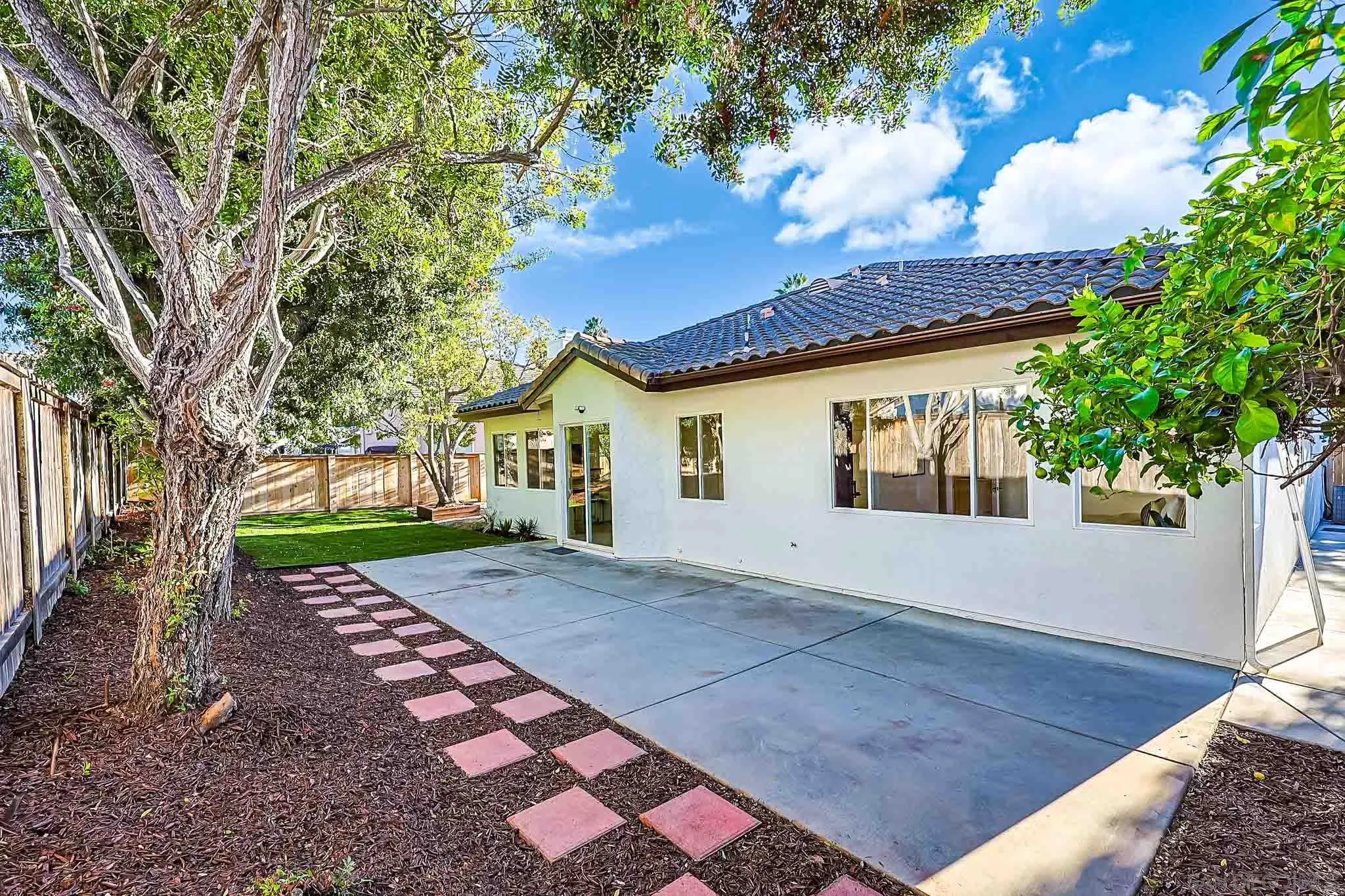 https://cdn.realtyfeed.com/cdn/127/250046274/b42d8c8bf160168438a22825d00bd976.webp