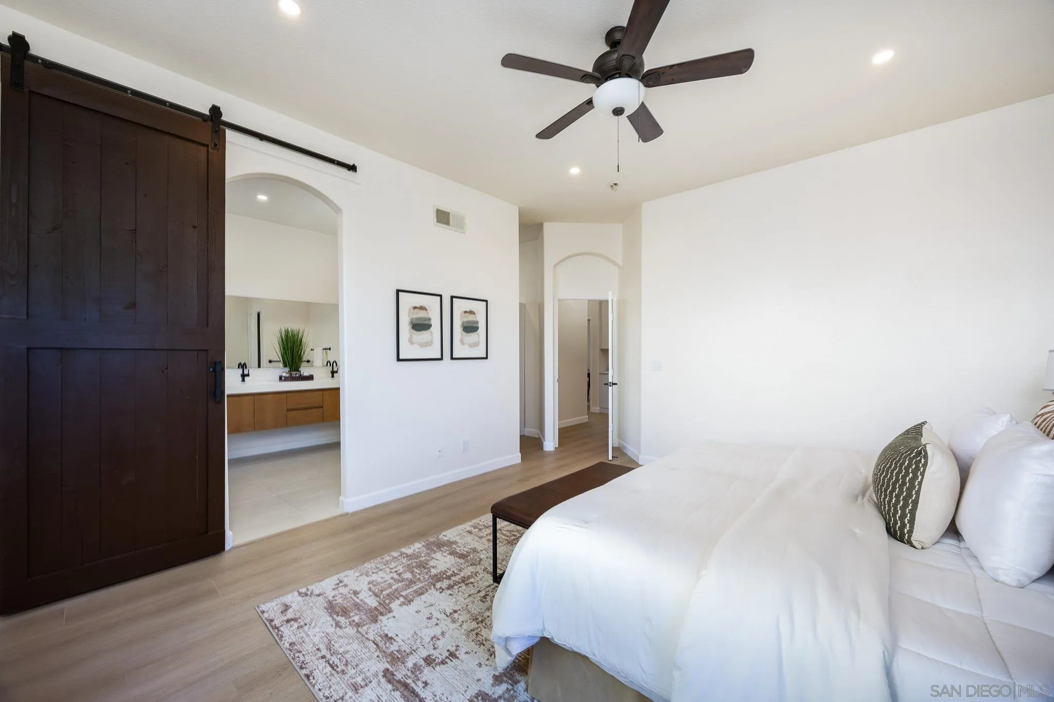 https://cdn.realtyfeed.com/cdn/127/250046274/f0204d563231adfd51b3846db388e820.webp