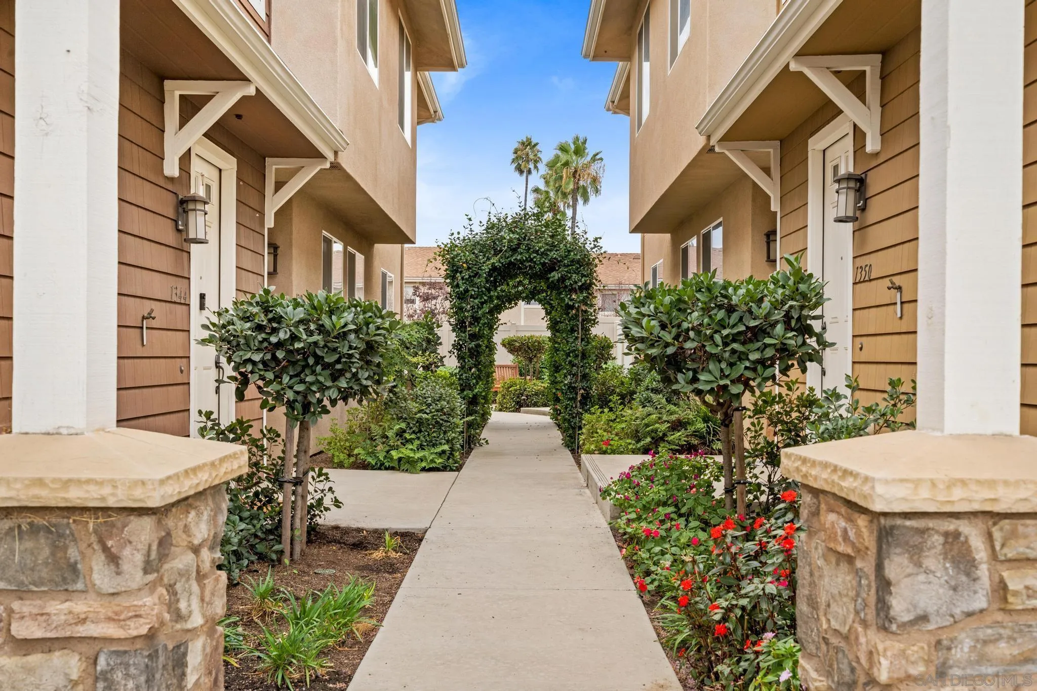 Photo #2: 250046279 Listing: Photo #2