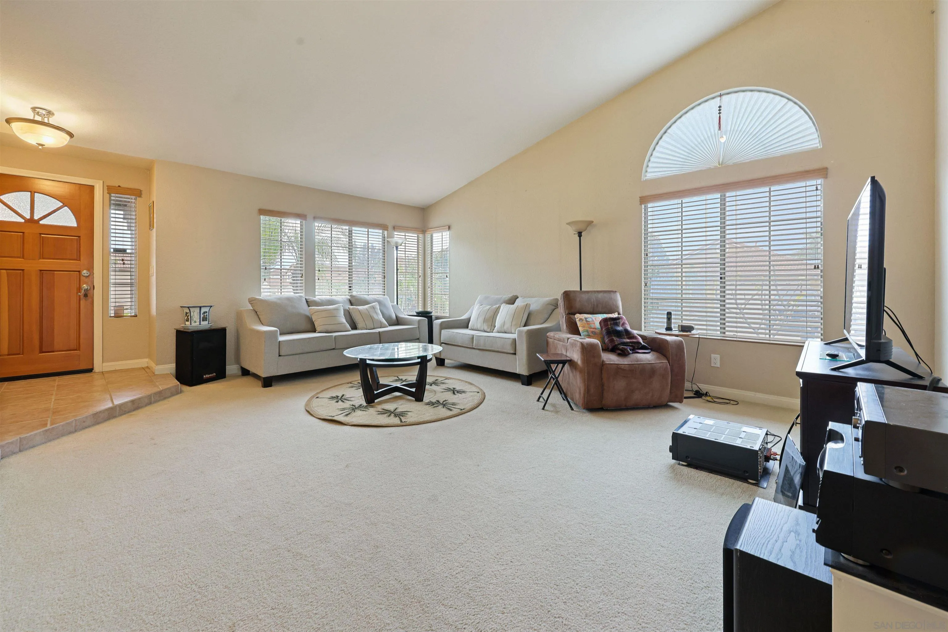 https://cdn.realtyfeed.com/cdn/127/250046283/986aded9e6062fe860202d4227344be2.webp