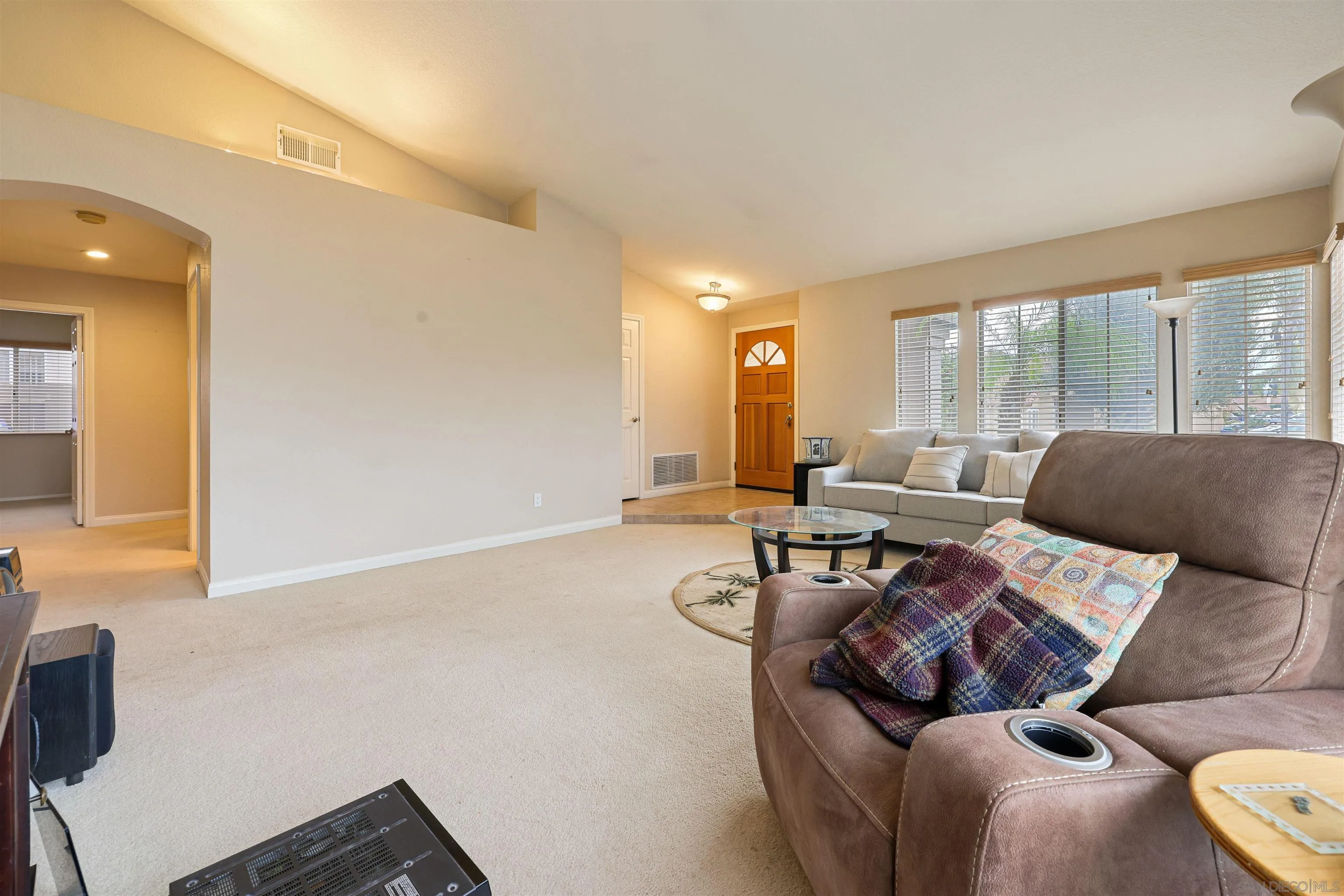 https://cdn.realtyfeed.com/cdn/127/250046283/a3b7bf5b1881231867273b1594d18597.webp
