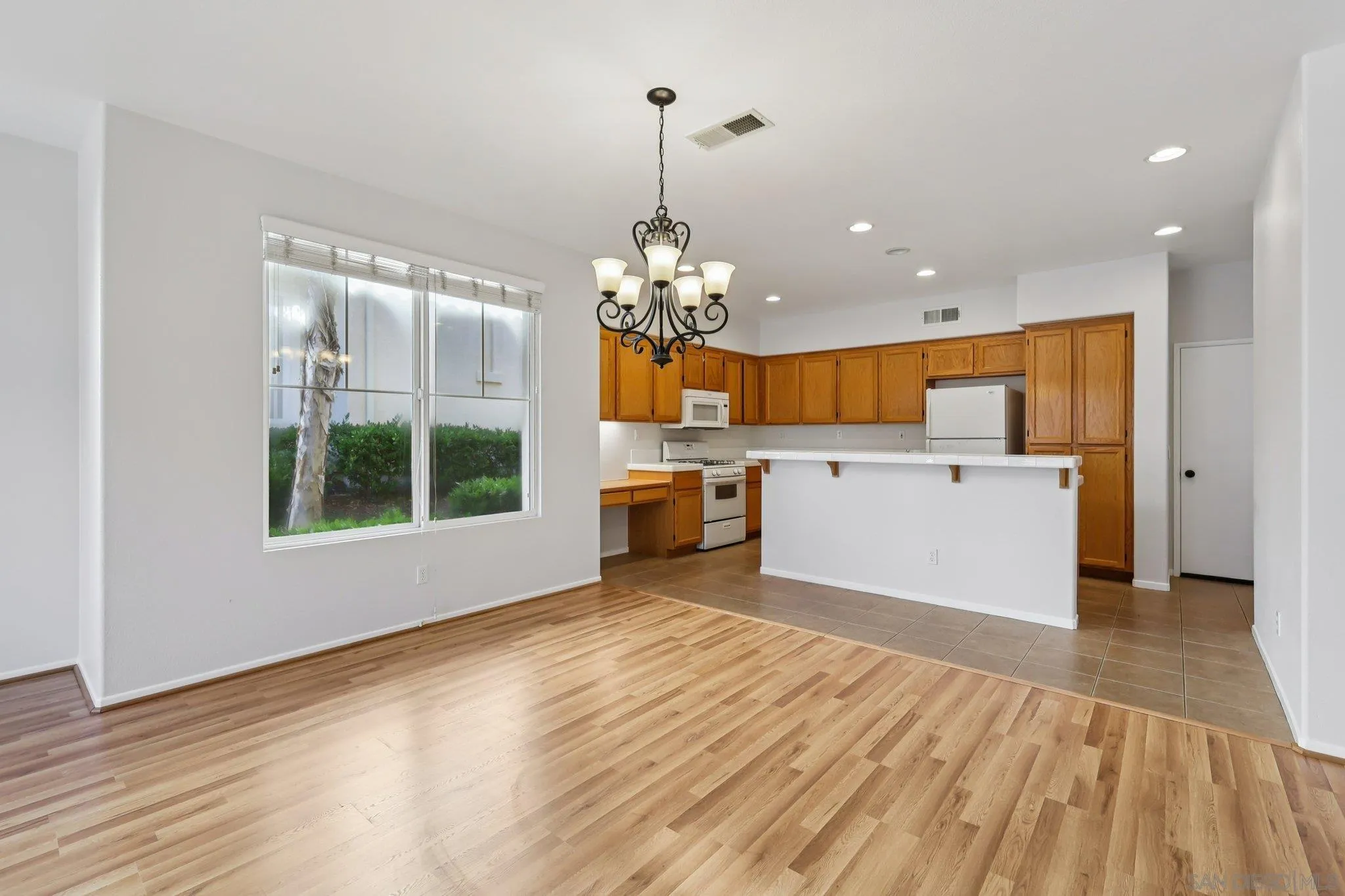 Photo #14: 250046286 Listing: Photo #14