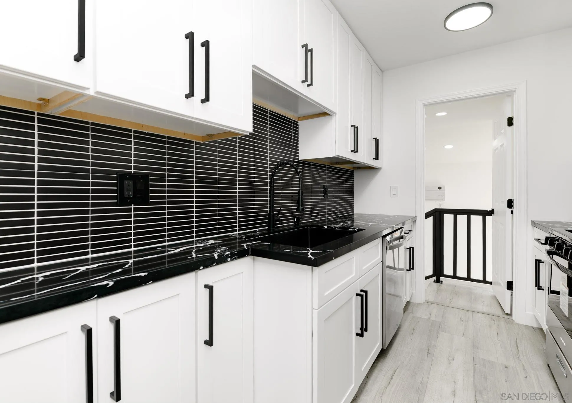 https://cdn.realtyfeed.com/cdn/127/250046291/cda566164710c99ca8b53c922e9973e9.webp