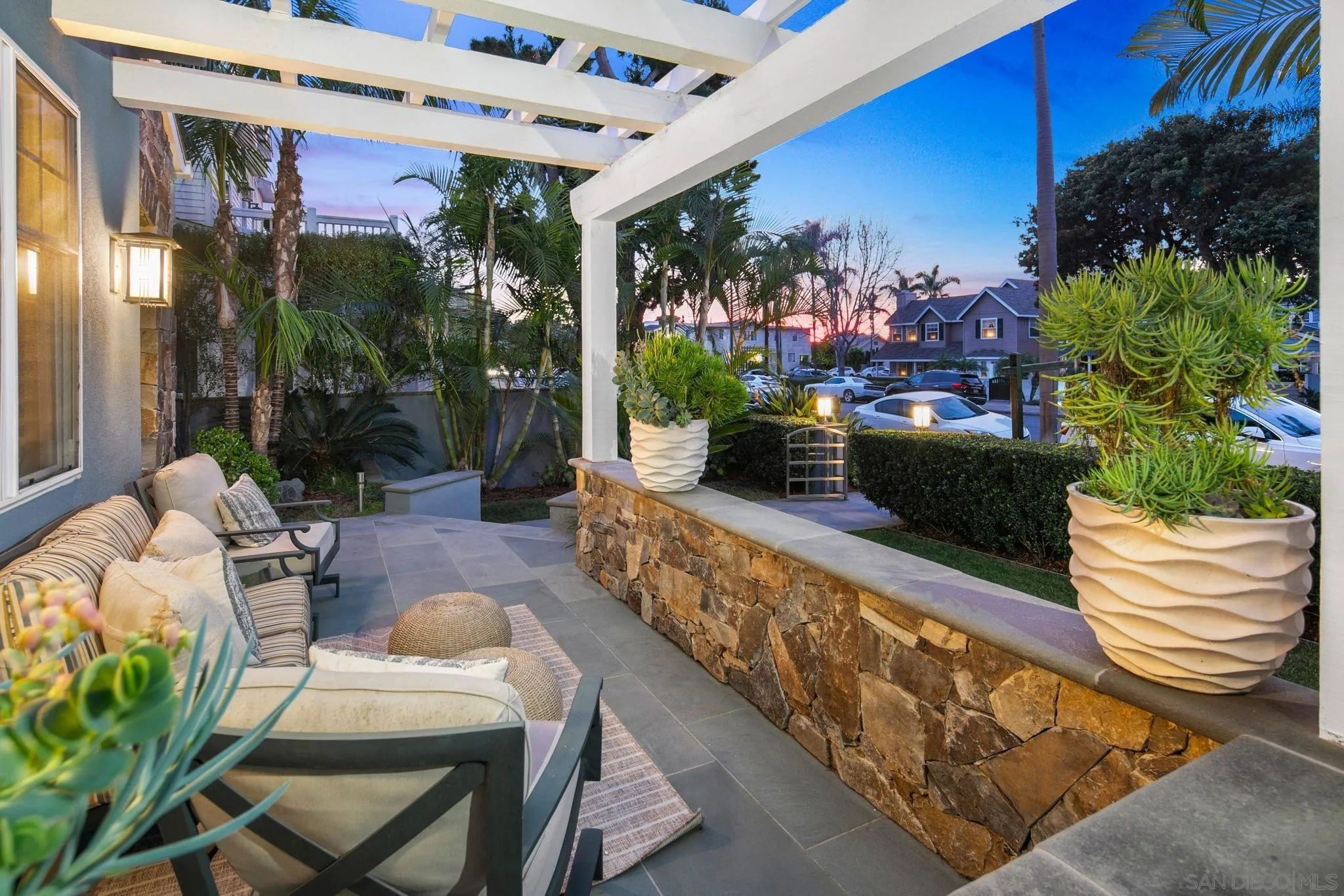 https://cdn.realtyfeed.com/cdn/127/250046293/2cb19366cc5d6a2a81df1bd392a4e48a.webp
