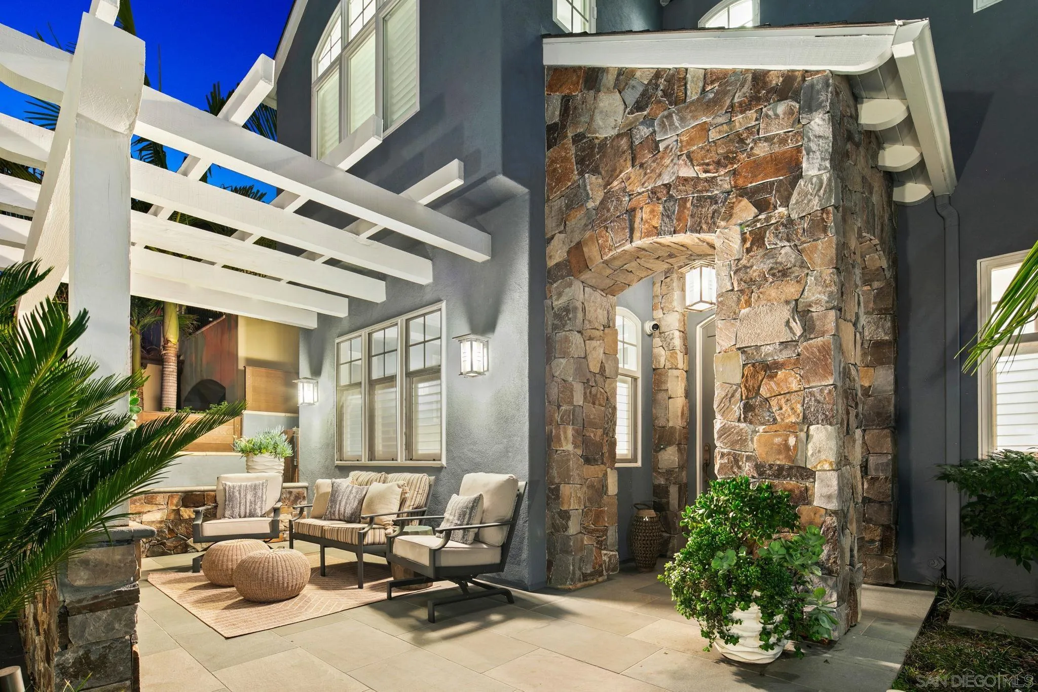 https://cdn.realtyfeed.com/cdn/127/250046293/839bf4c44dde1cf7f35a5c362b0646d7.webp