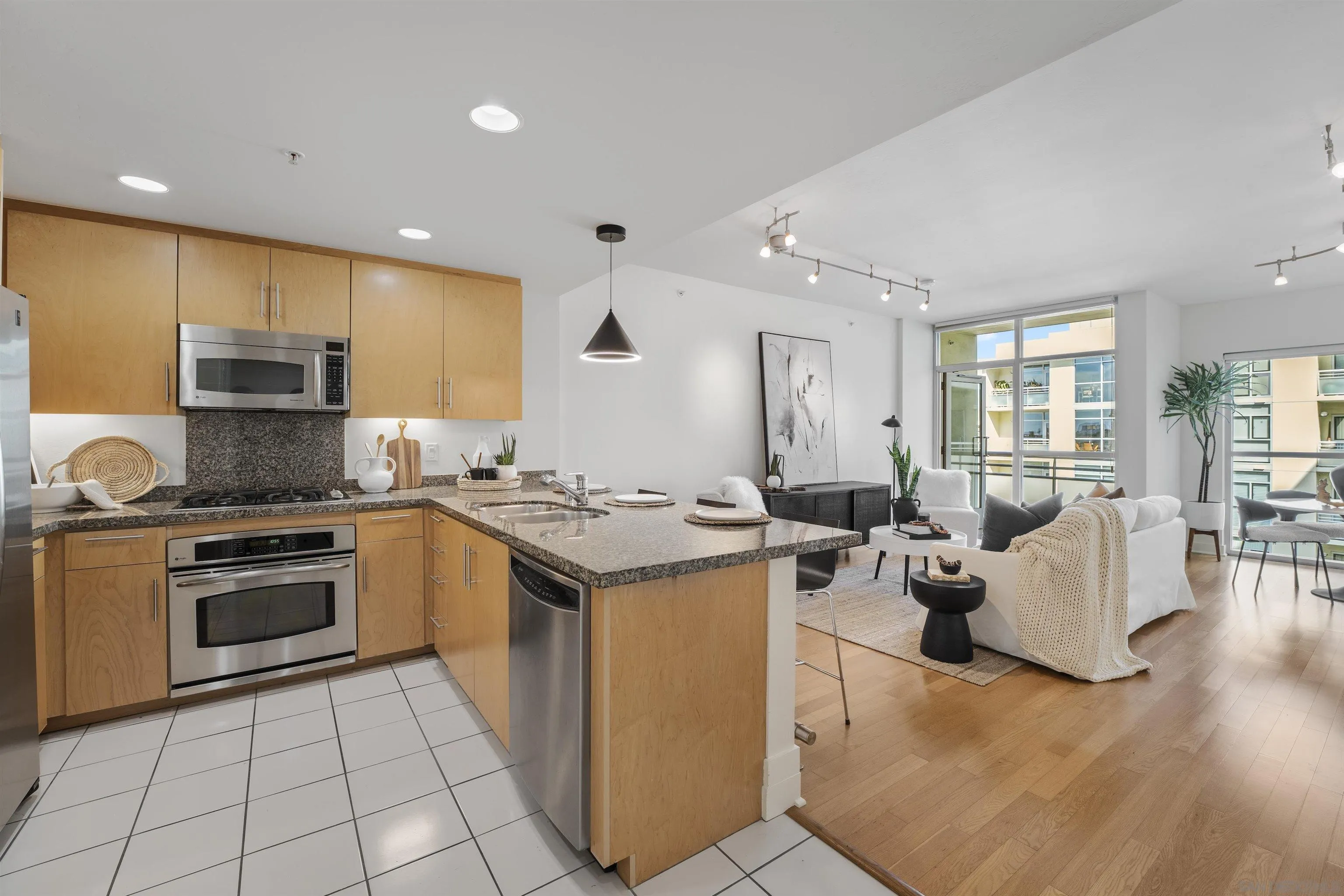 Photo #1: 250046294 Listing: Photo #1