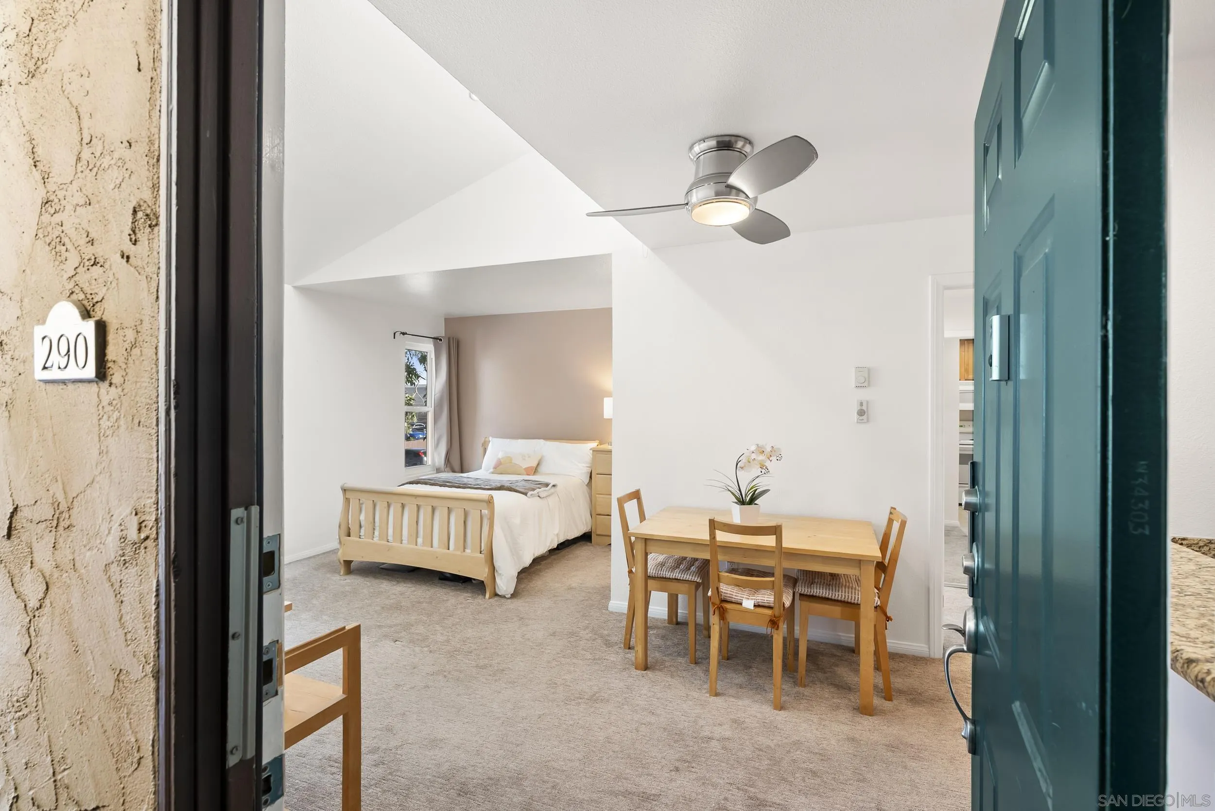 Photo #4: 250046298 Listing: Photo #4