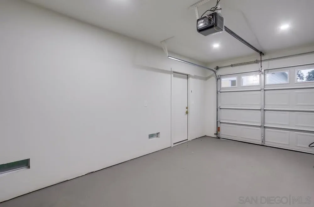 https://cdn.realtyfeed.com/cdn/127/250046299/ec481348c562813d84b70251e60ecb05.webp