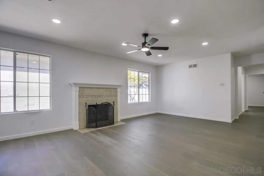 https://cdn.realtyfeed.com/cdn/127/250046301/88f2370da50586aa21cc82d54b29a529.webp
