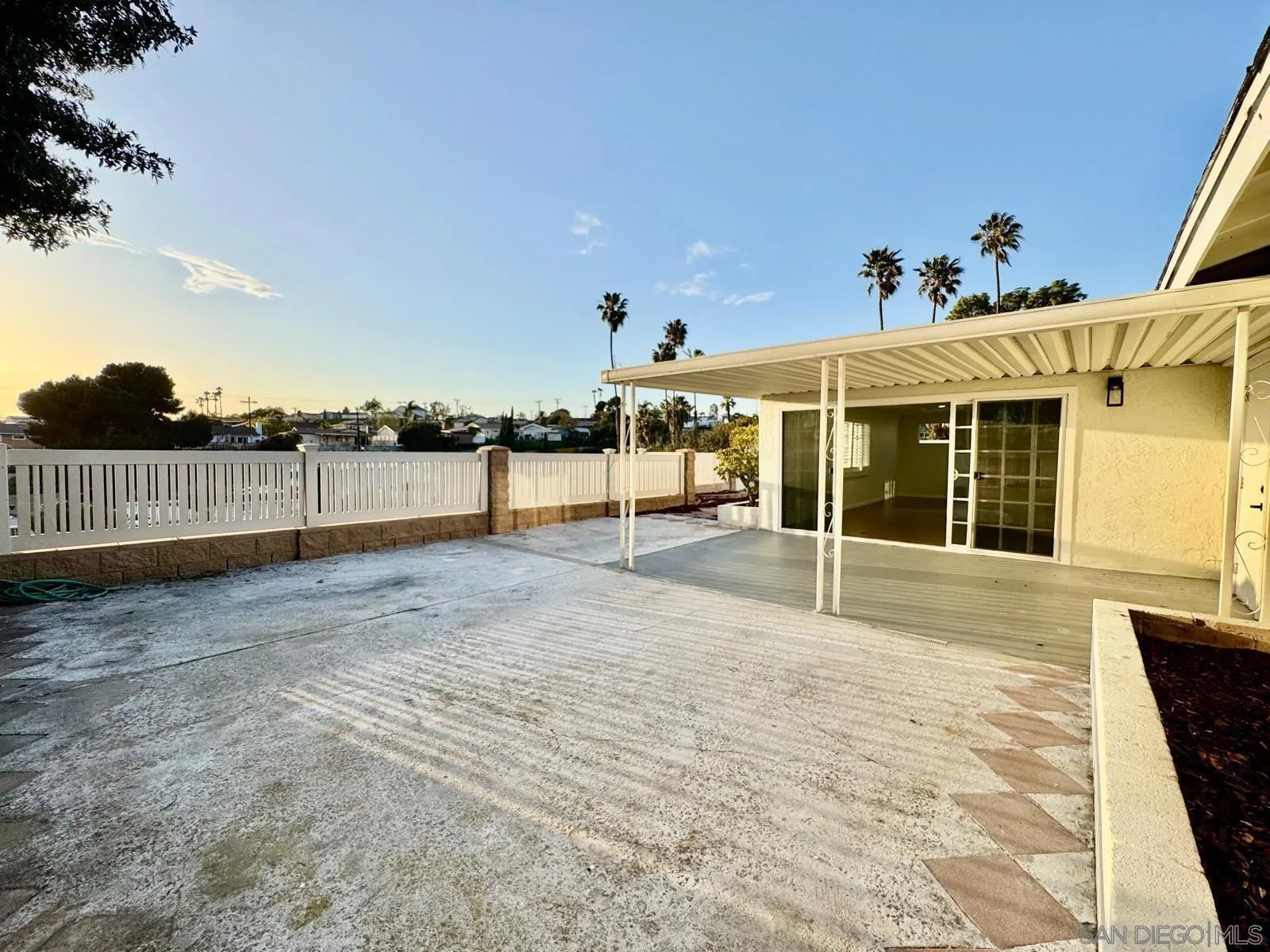 https://cdn.realtyfeed.com/cdn/127/250046301/c6f256064e0020e93536d4a352430593.webp