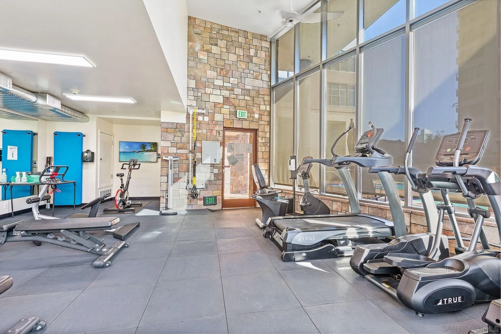 https://cdn.realtyfeed.com/cdn/127/250046308/6d1769c4d3e3cf12f8c1f36e1b7e61ed.webp