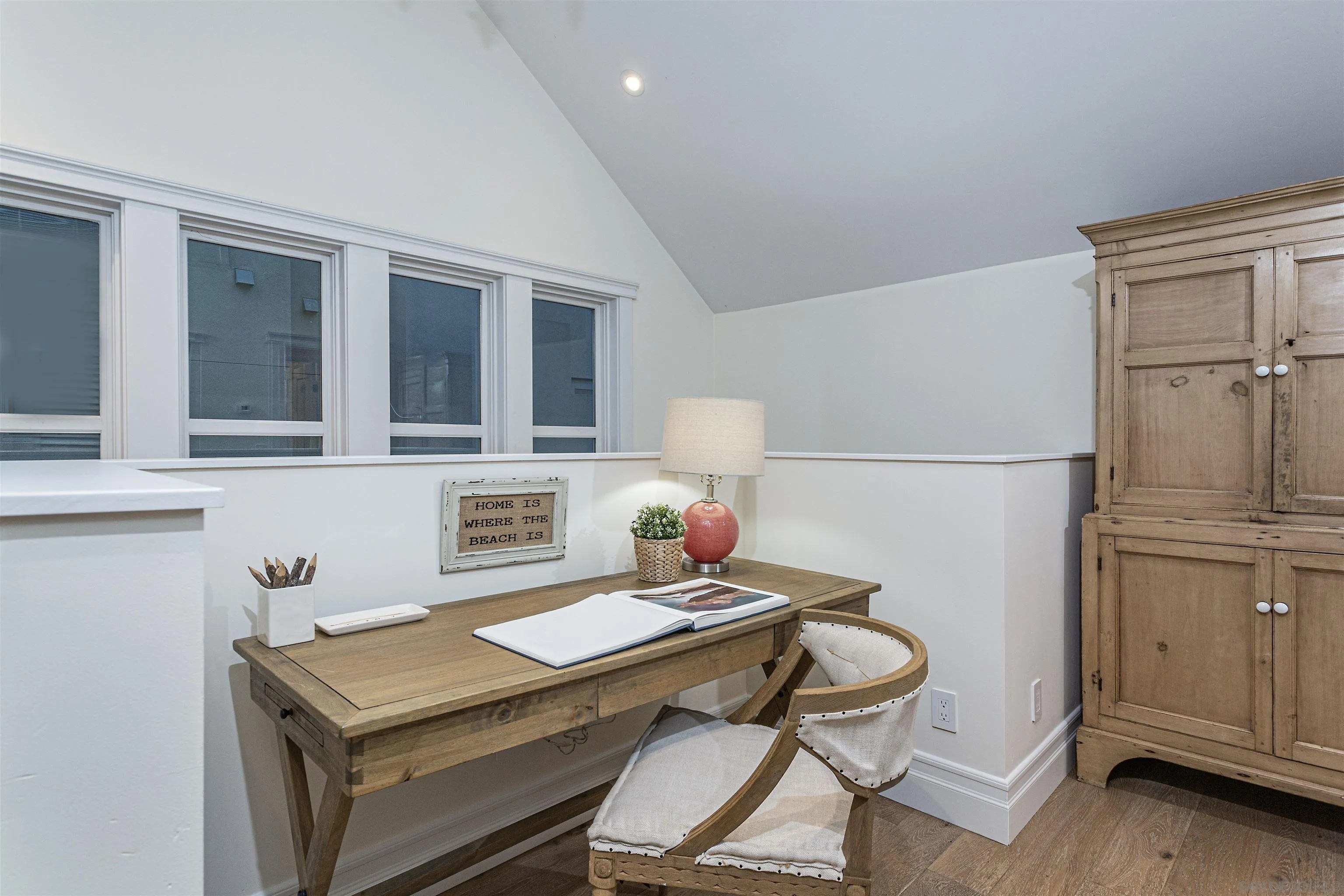 https://cdn.realtyfeed.com/cdn/127/250046311/04d1721dfb8568f0a606f9a724afc2a3.webp