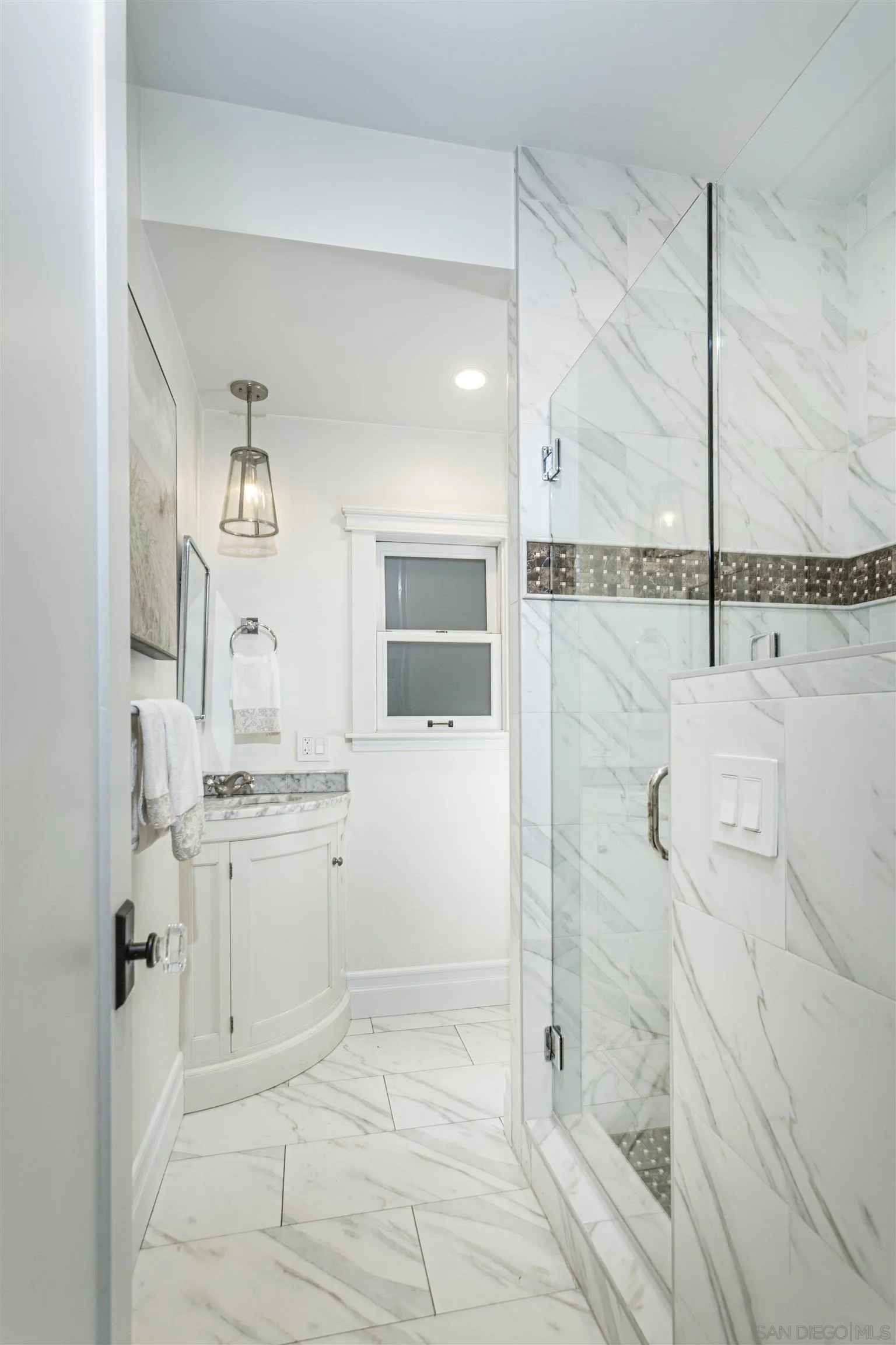 https://cdn.realtyfeed.com/cdn/127/250046311/bbc96772d923b144f7d5ba58127cc21b.webp