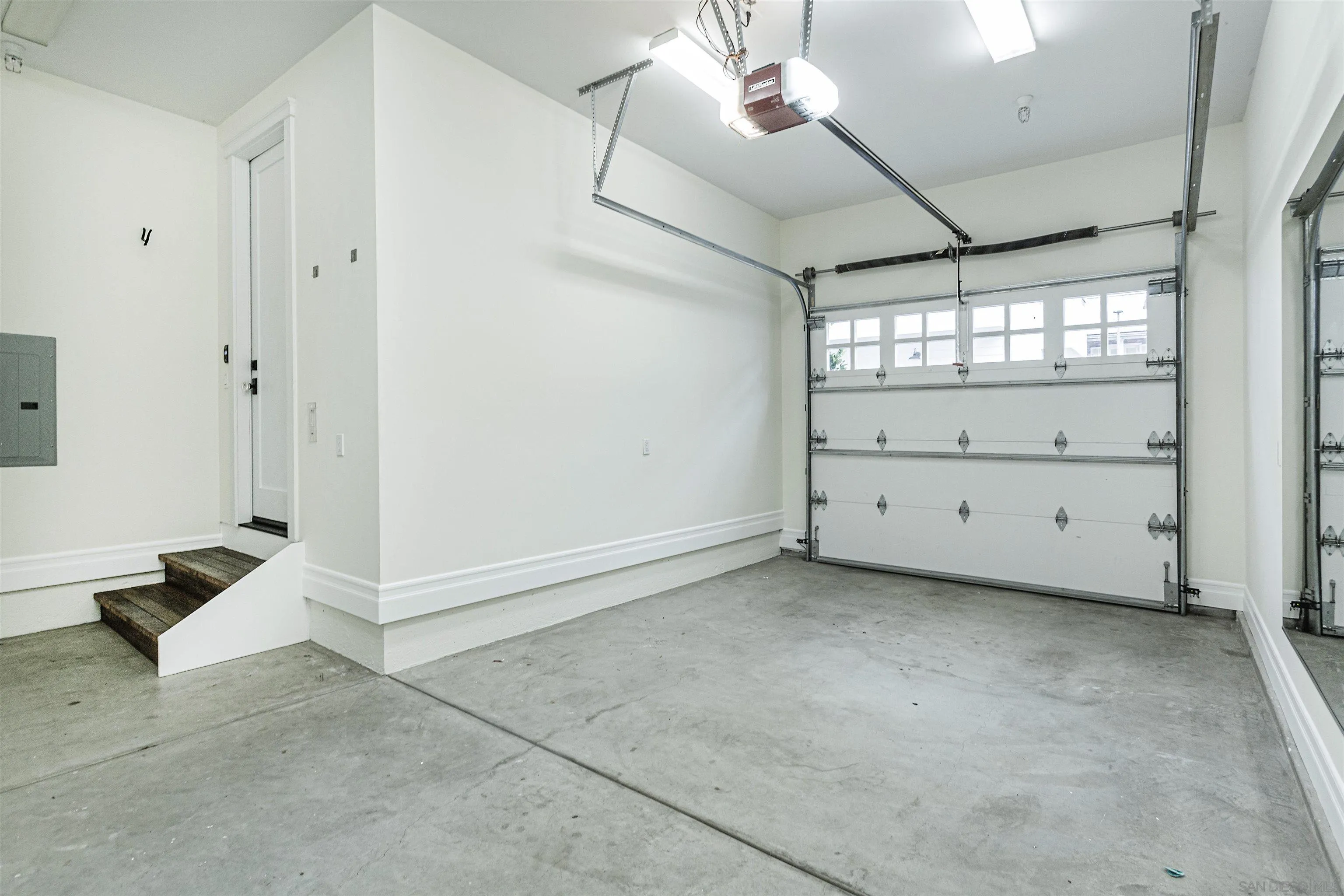 https://cdn.realtyfeed.com/cdn/127/250046311/f7c7770c89e5fad1c9edb7cb61cc887b.webp