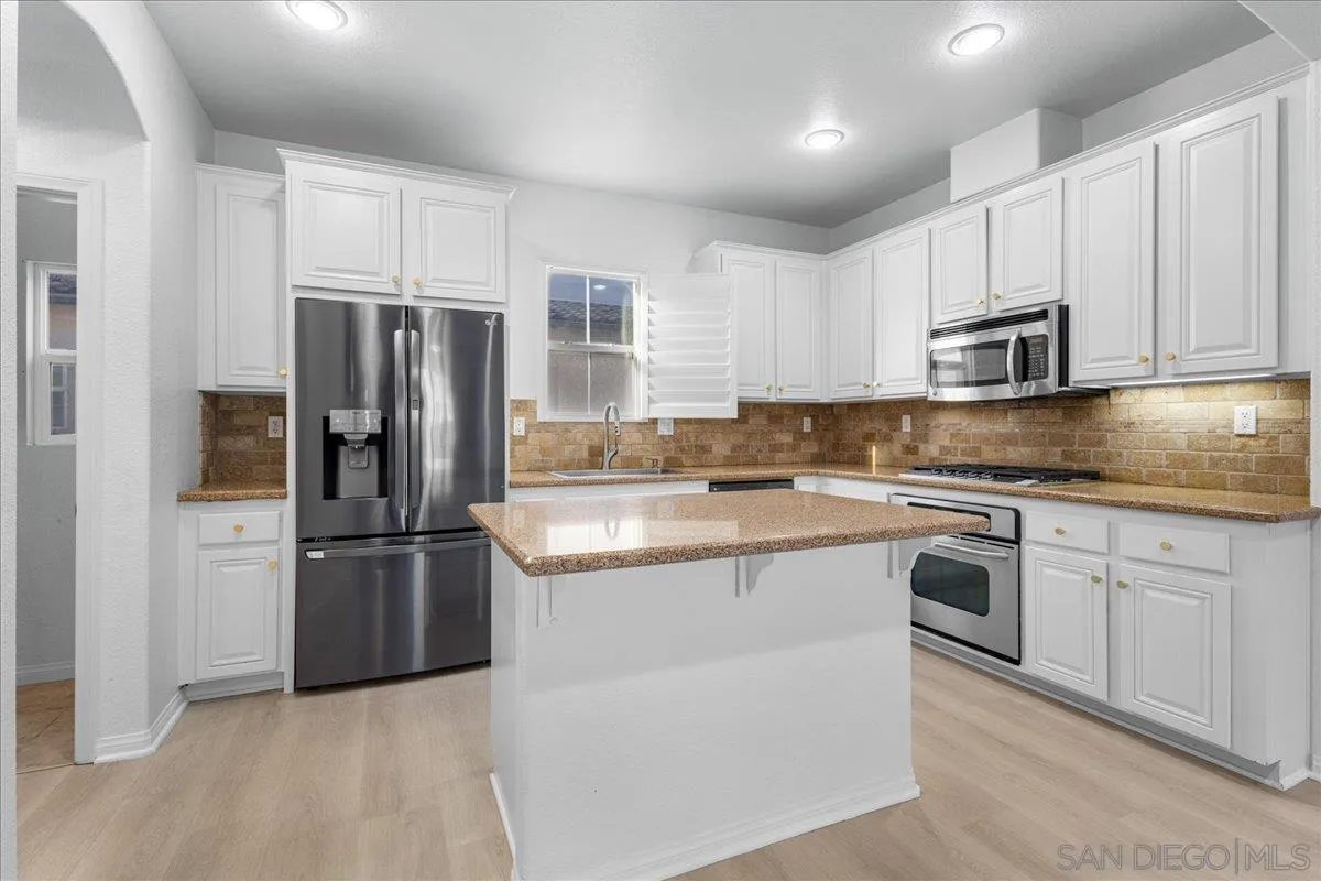 Photo #3: 250046312 Listing: Photo #3