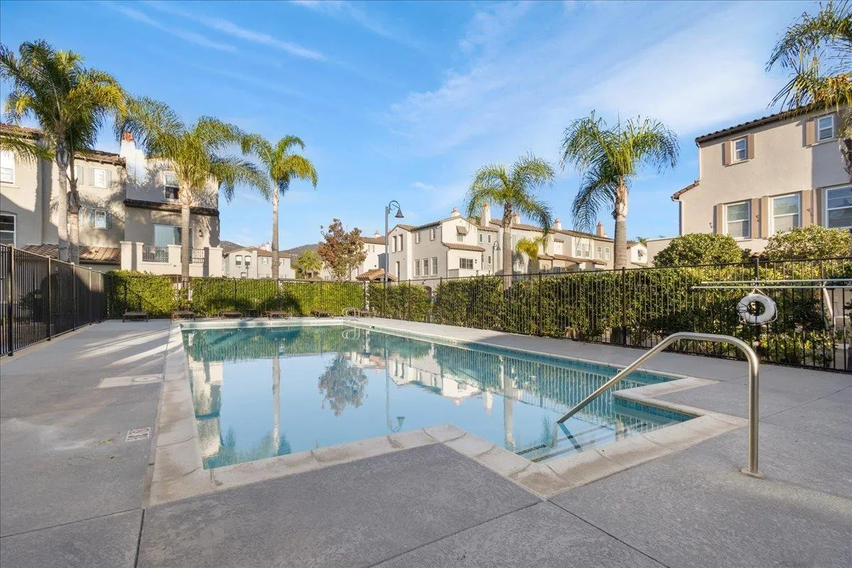 https://cdn.realtyfeed.com/cdn/127/250046312/c1c8c455bcd0af39aec1094446ae03ad.webp