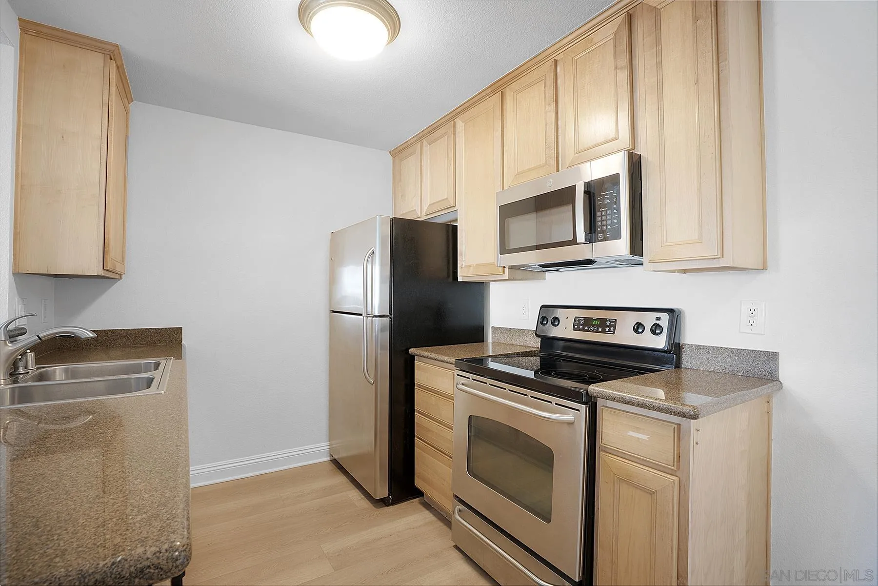 Photo #6: 250046319 Listing: Photo #6