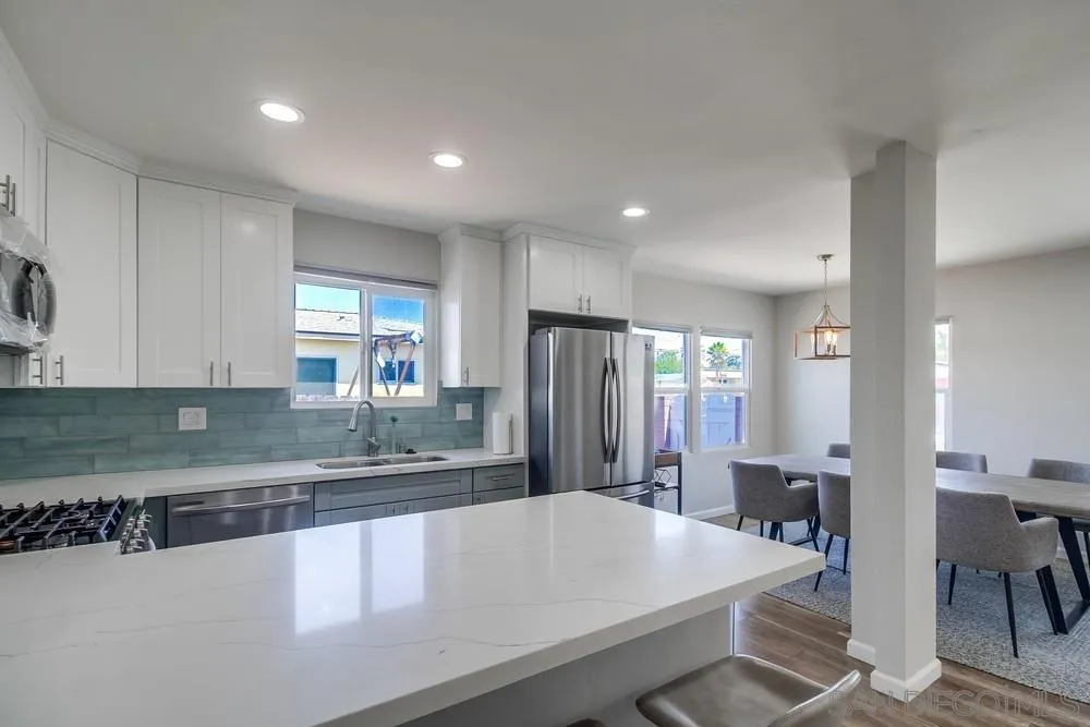 https://cdn.realtyfeed.com/cdn/127/250046324/05394facc7f5228314e6cc10787f2988.webp