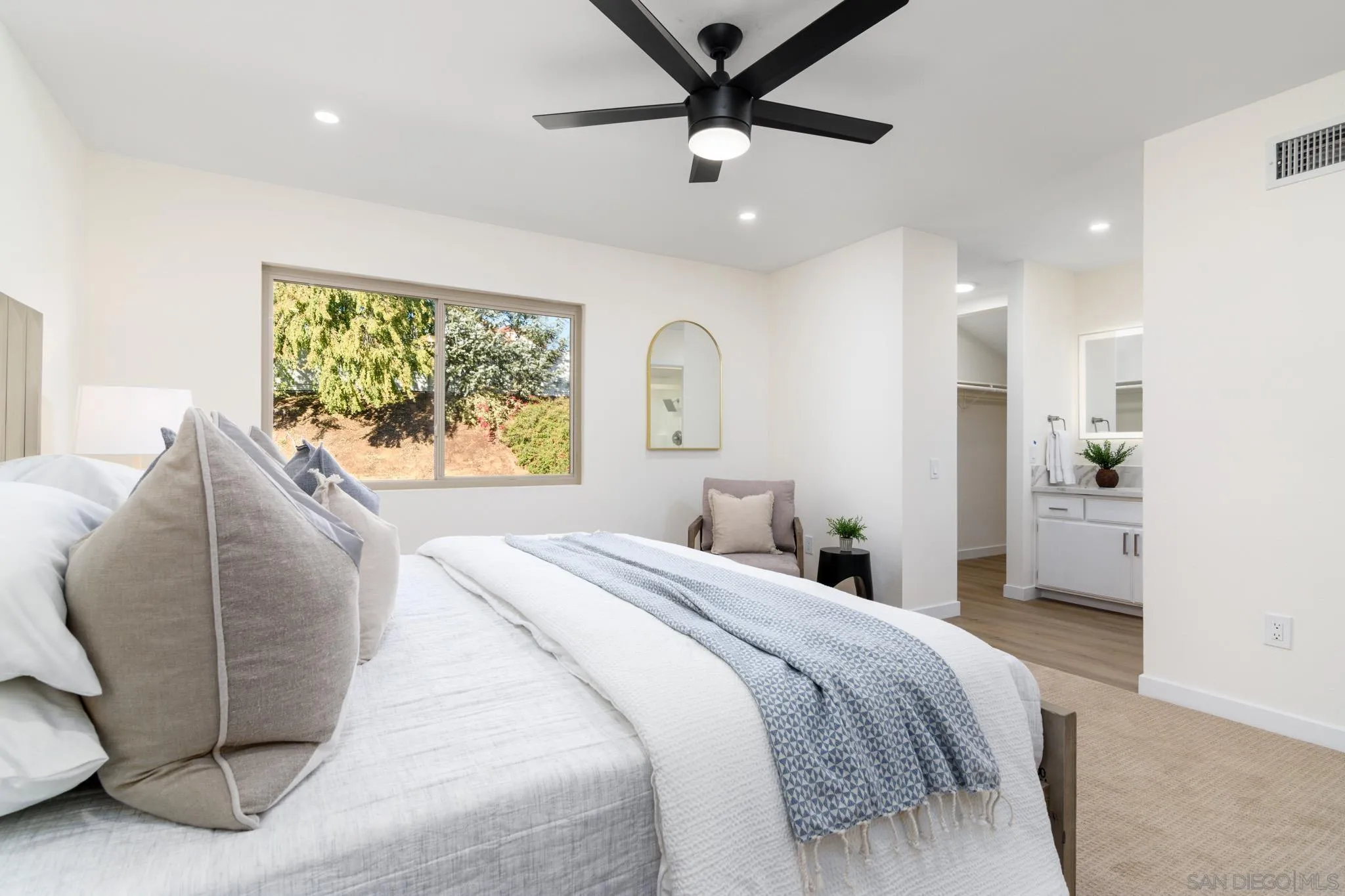 https://cdn.realtyfeed.com/cdn/127/250046326/b462205101536fe456c22edb1a016256.webp