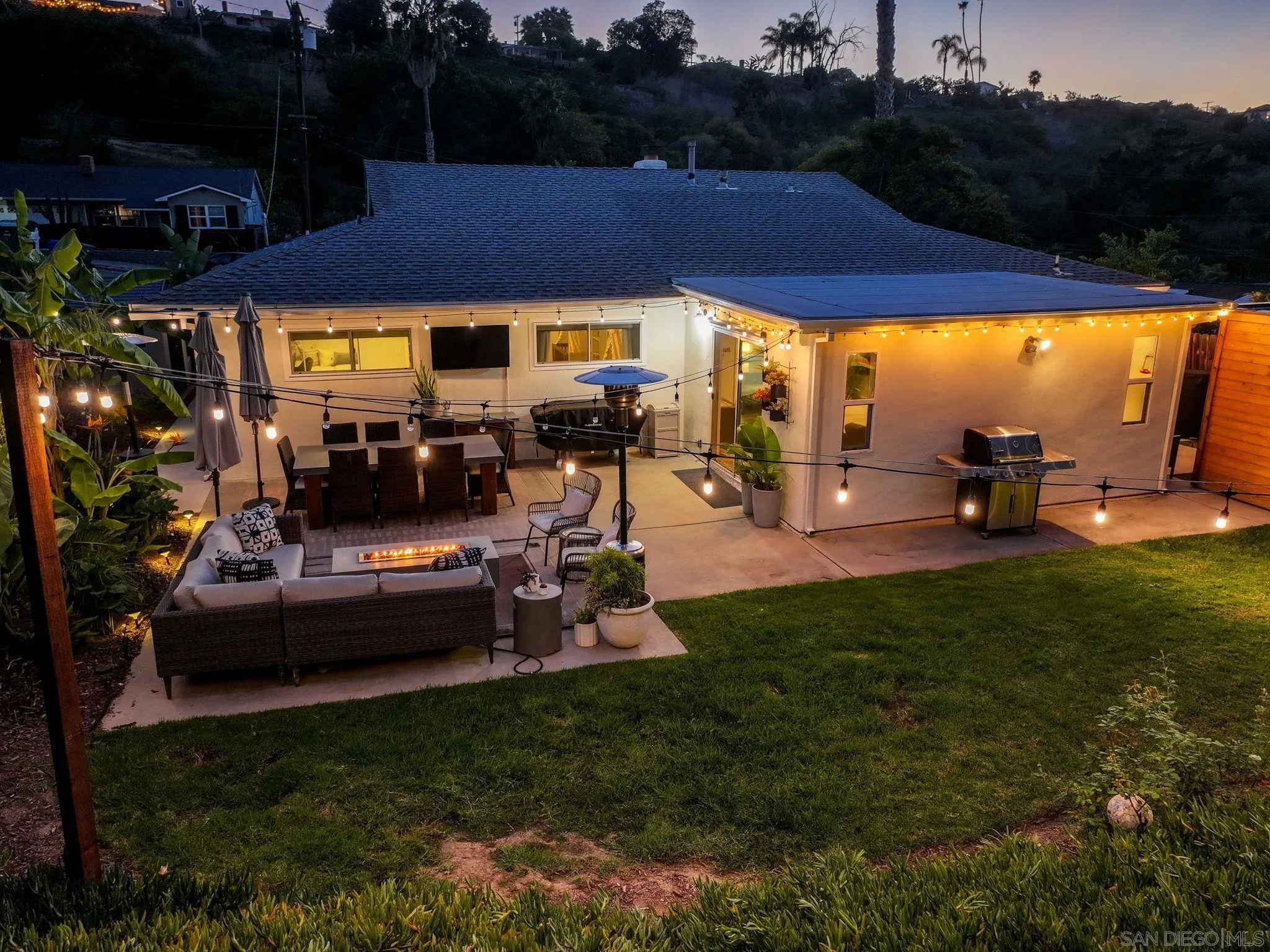 https://cdn.realtyfeed.com/cdn/127/250046328/8bb9fd0d0e66743379495b8e7417f350.webp