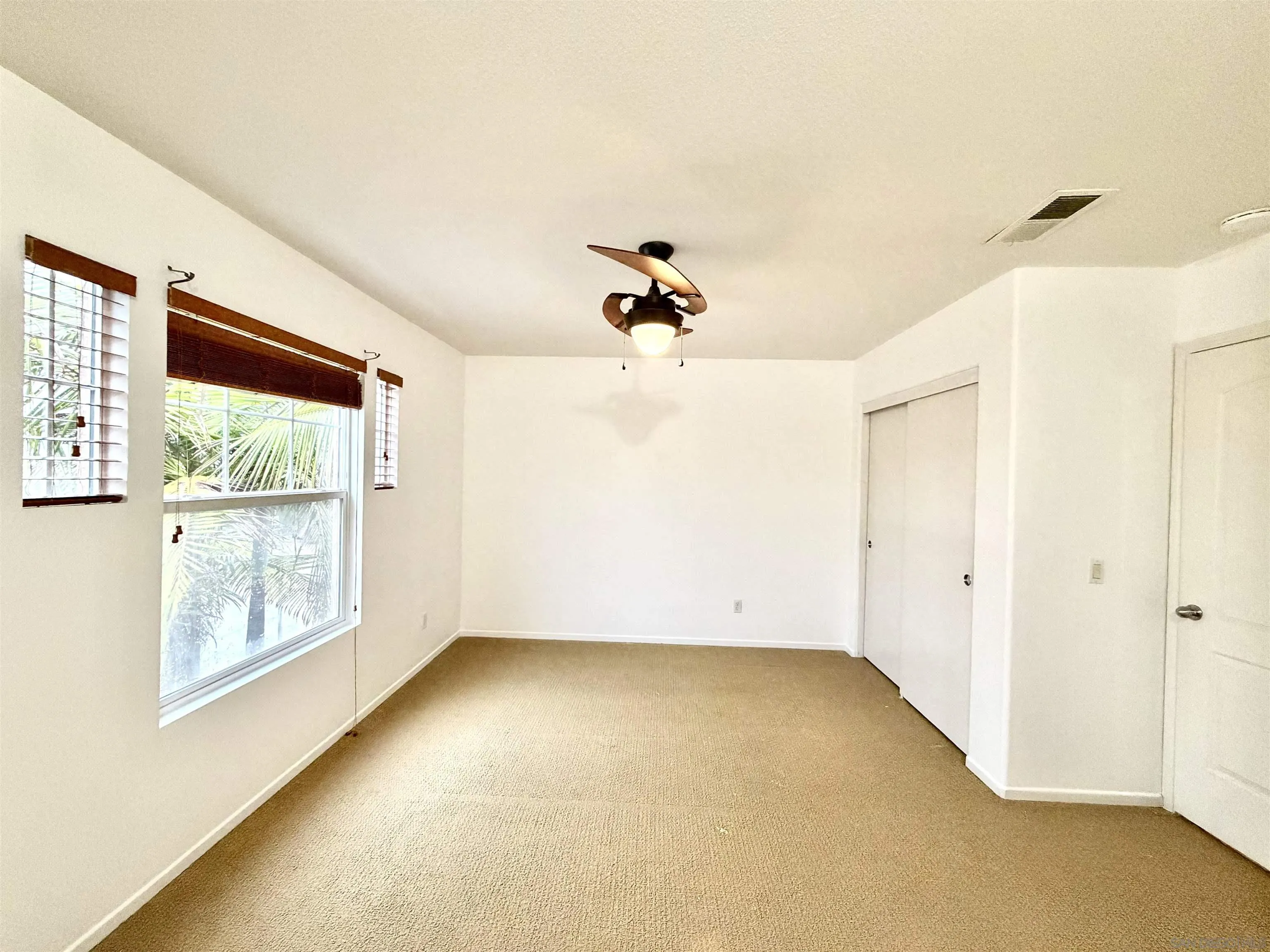 https://cdn.realtyfeed.com/cdn/127/250046329/0f63cea9b72b50c6b75f19164ed5b17d.webp