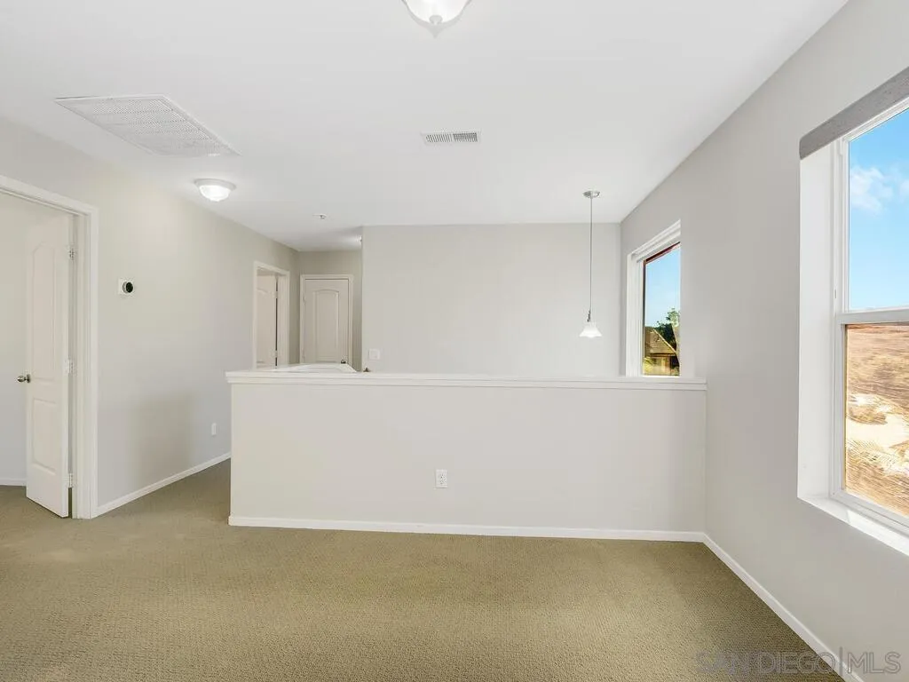 https://cdn.realtyfeed.com/cdn/127/250046329/33374e411c0653917107ab87cf273647.webp
