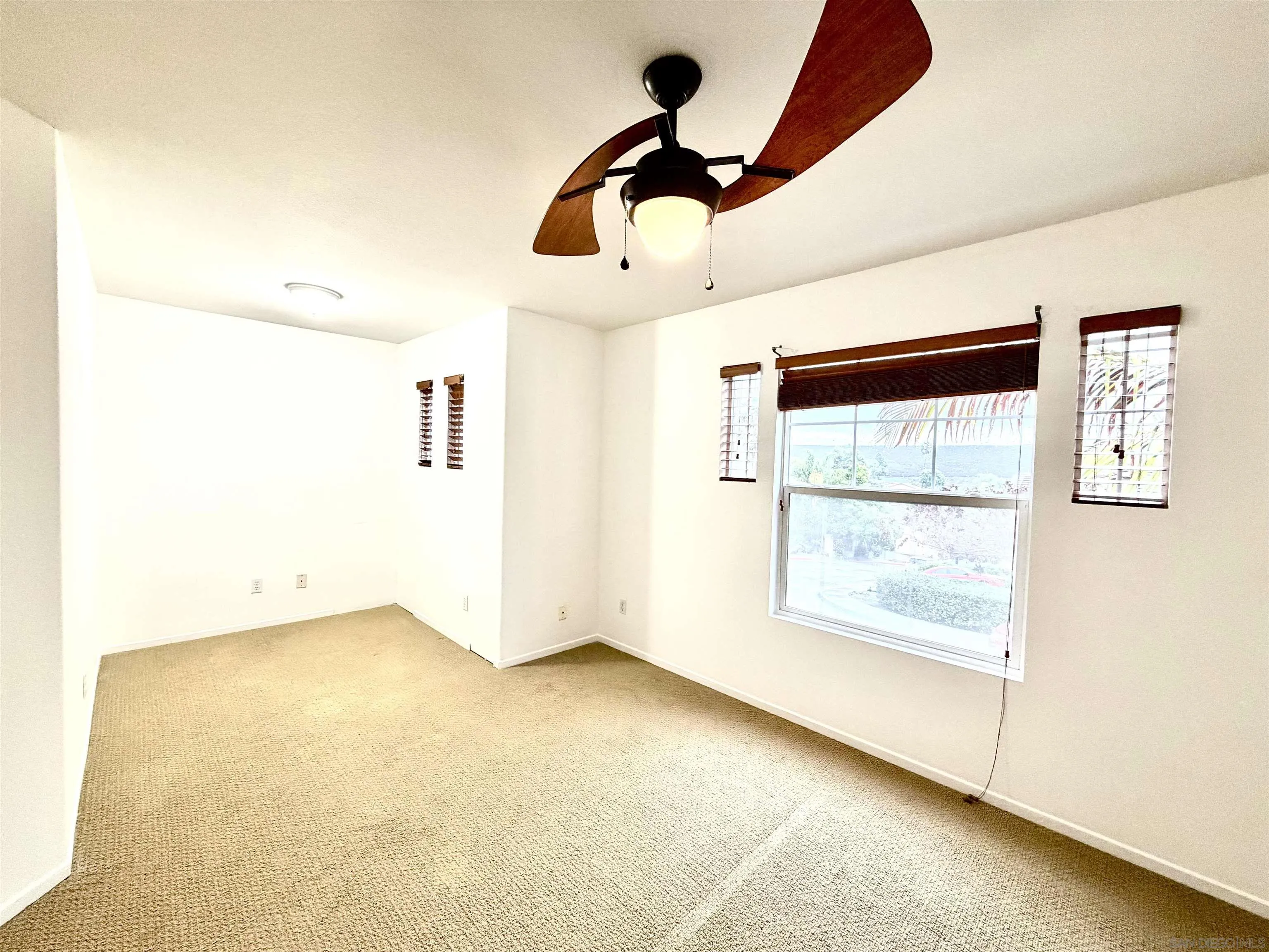 https://cdn.realtyfeed.com/cdn/127/250046329/4199a01b6829e7b824f1764594aca4ea.webp
