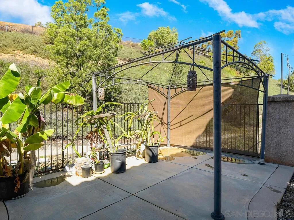 https://cdn.realtyfeed.com/cdn/127/250046329/517d7a96006f6d03bc66ace37401f1a0.webp