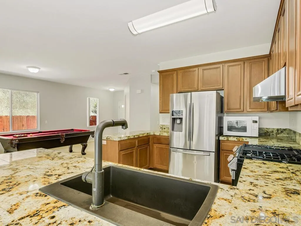 https://cdn.realtyfeed.com/cdn/127/250046329/b69f29ba61bc046b8642824e52637f22.webp
