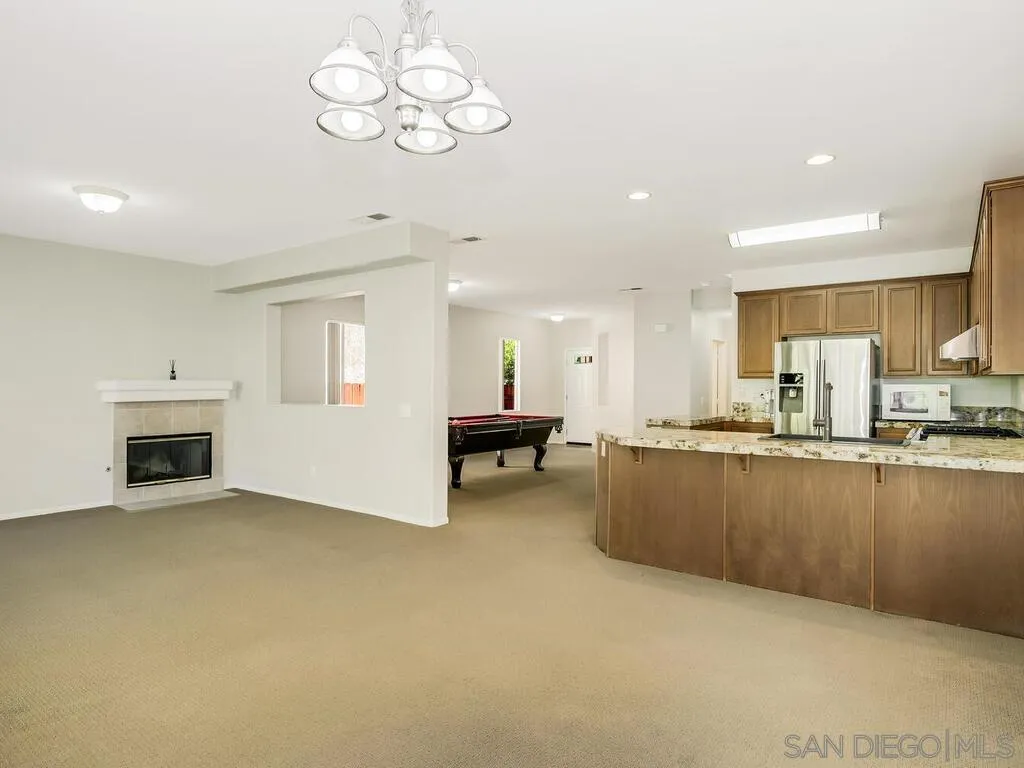 https://cdn.realtyfeed.com/cdn/127/250046329/cf20c499556d748b849356cc75a4ff51.webp
