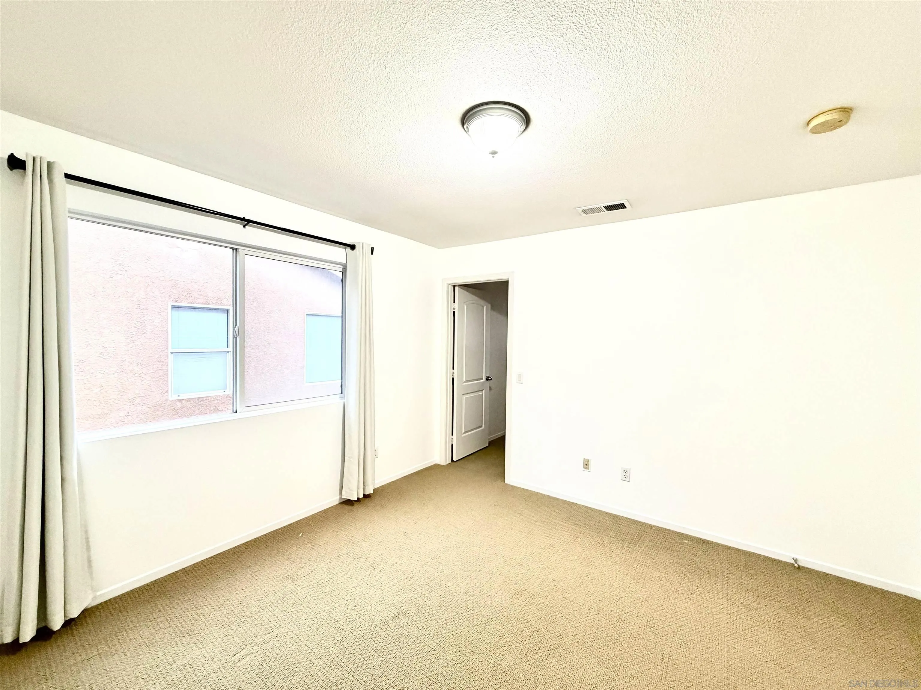 https://cdn.realtyfeed.com/cdn/127/250046329/fbf203371374574d769f4ae85f86db5c.webp
