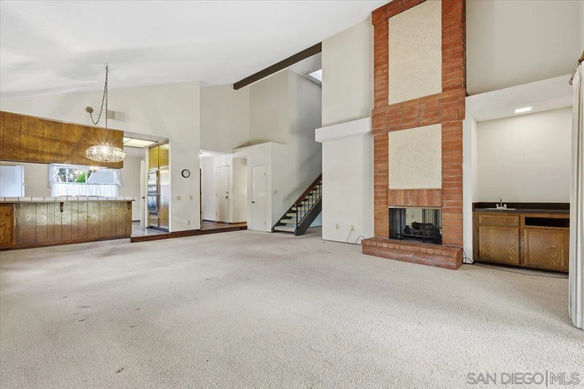 https://cdn.realtyfeed.com/cdn/127/250046335/52f84731ef6127b991ce05469516b5f1.webp