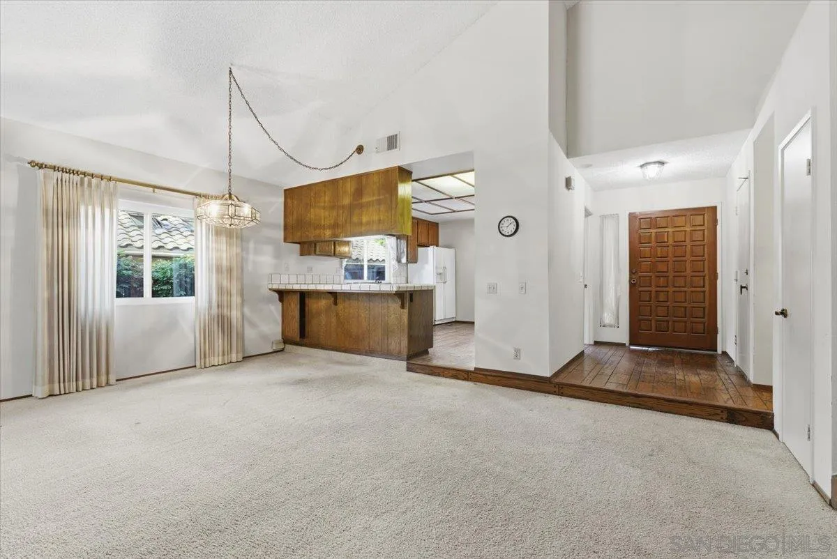 https://cdn.realtyfeed.com/cdn/127/250046335/530361d1e16741d7941ceb1d02ee15e3.webp