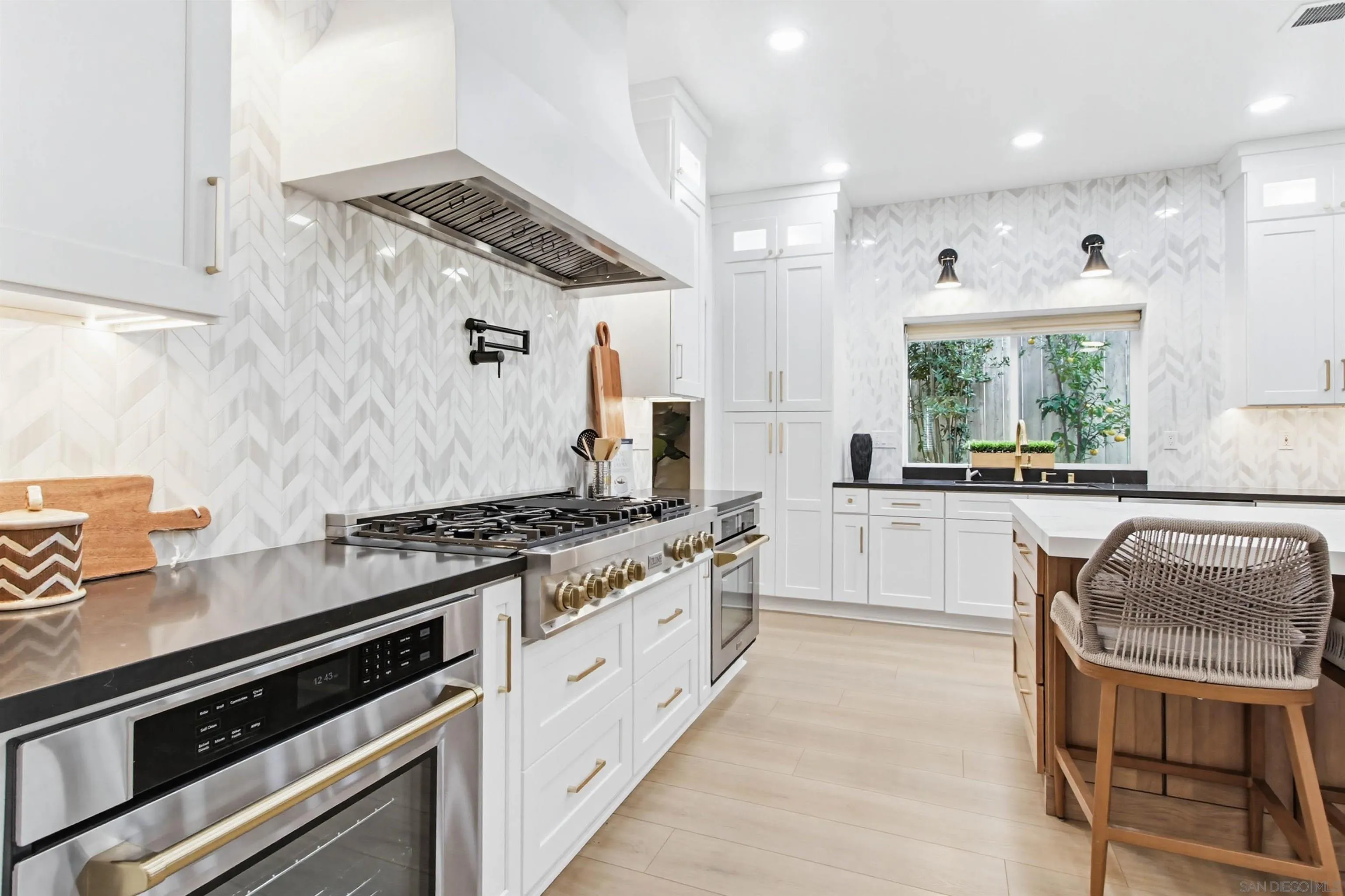 https://cdn.realtyfeed.com/cdn/127/250046342/8760073aa0595911ee335c3a7e99127c.webp