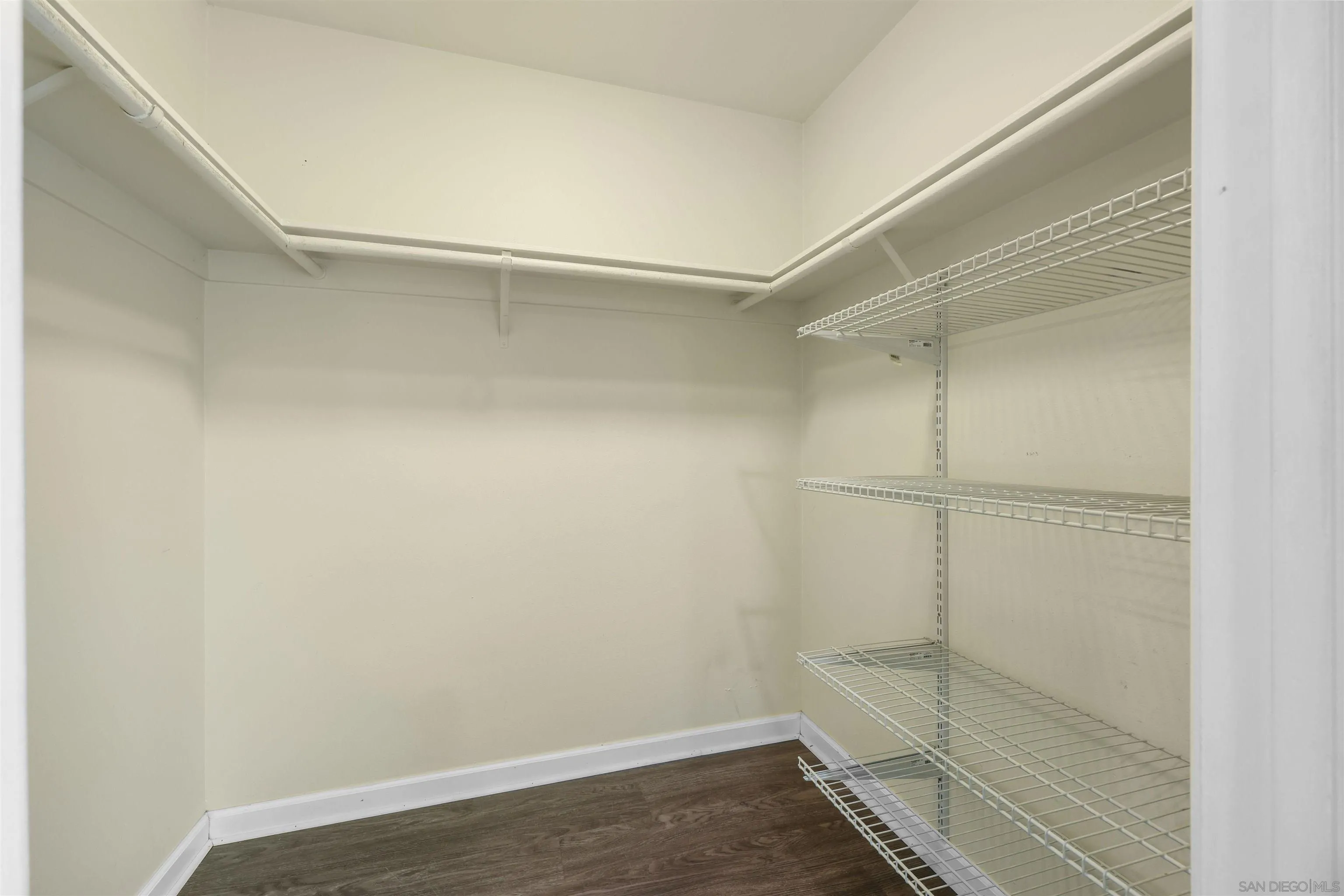 https://cdn.realtyfeed.com/cdn/127/250046343/0b83b100a36b42525b8674d6818d0fd4.webp