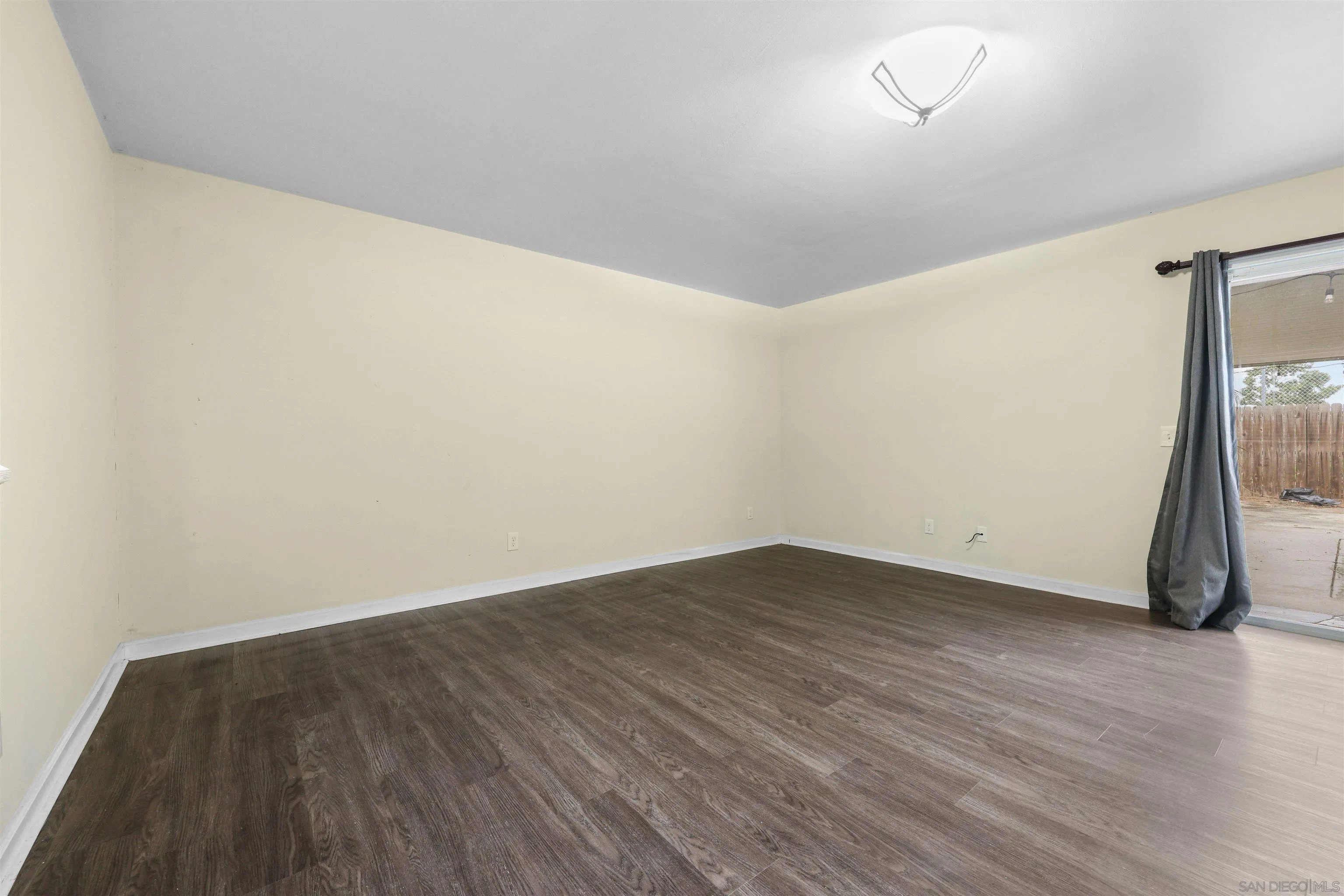 https://cdn.realtyfeed.com/cdn/127/250046343/59c722604d77561d222d193b6c5a0d57.webp