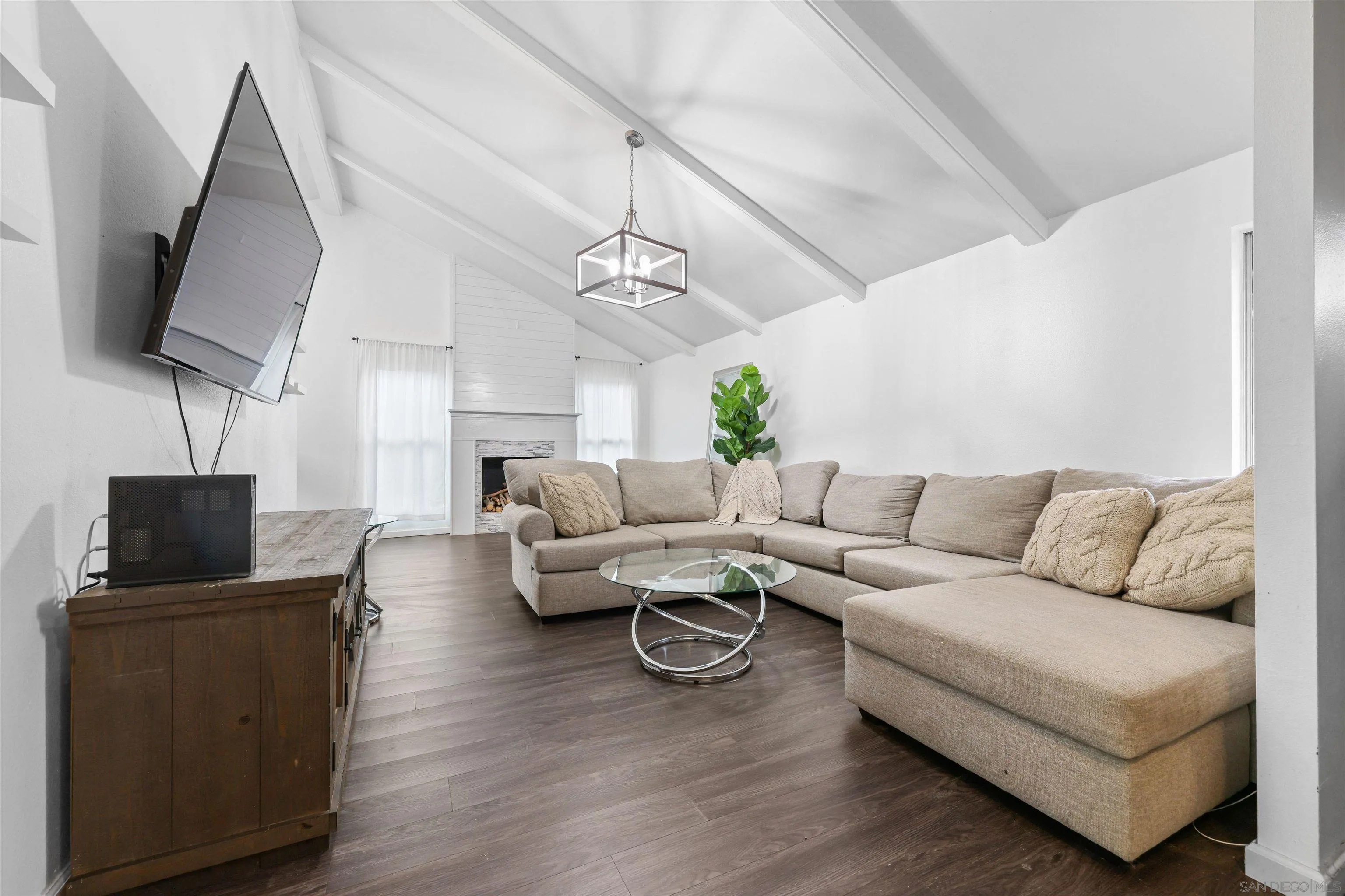 https://cdn.realtyfeed.com/cdn/127/250046343/b77c9090405457a6d09b669e37bcda9a.webp