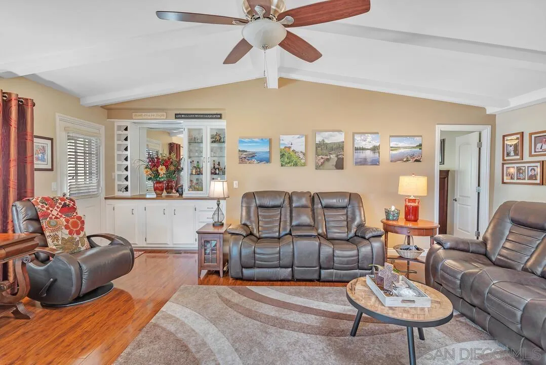 https://cdn.realtyfeed.com/cdn/127/250046348/0c48b9799c24f9bd8a8b058e49f3f8a3.webp