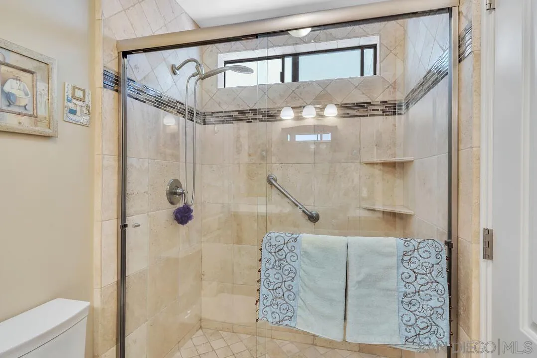 https://cdn.realtyfeed.com/cdn/127/250046348/29ee26cfea81cdea8817127fc6bb477f.webp