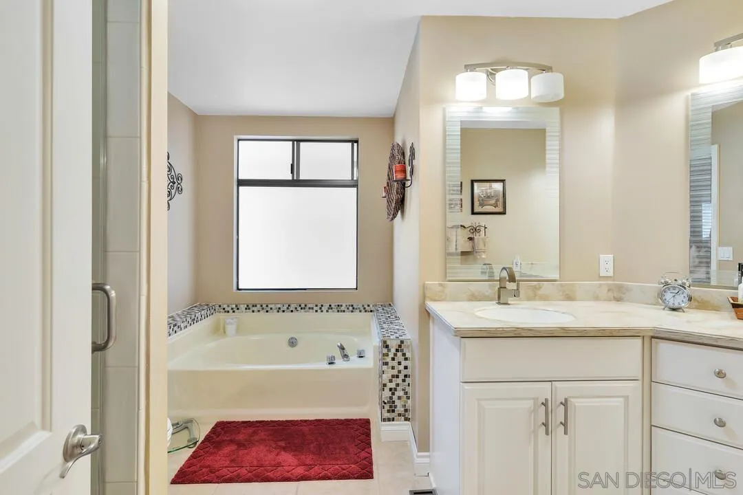 https://cdn.realtyfeed.com/cdn/127/250046348/31550ead46f9d7f4d37150da1d92d010.webp