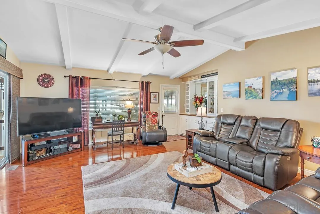 https://cdn.realtyfeed.com/cdn/127/250046348/779ca0072573bddbdaf8c1feba03d959.webp