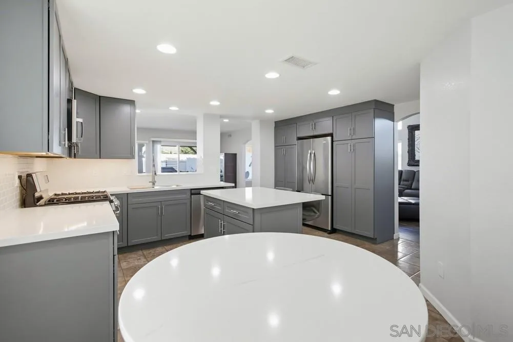 https://cdn.realtyfeed.com/cdn/127/250046349/264d3c91671a537df938d56a477837ba.webp