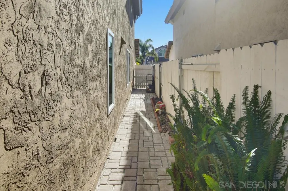 https://cdn.realtyfeed.com/cdn/127/250046349/592976889b0cb854ee44f92b4147e8b7.webp