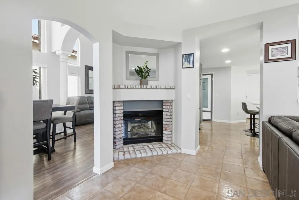 https://cdn.realtyfeed.com/cdn/127/250046349/b75540996654b2a9c9ec49b8c1987015.webp